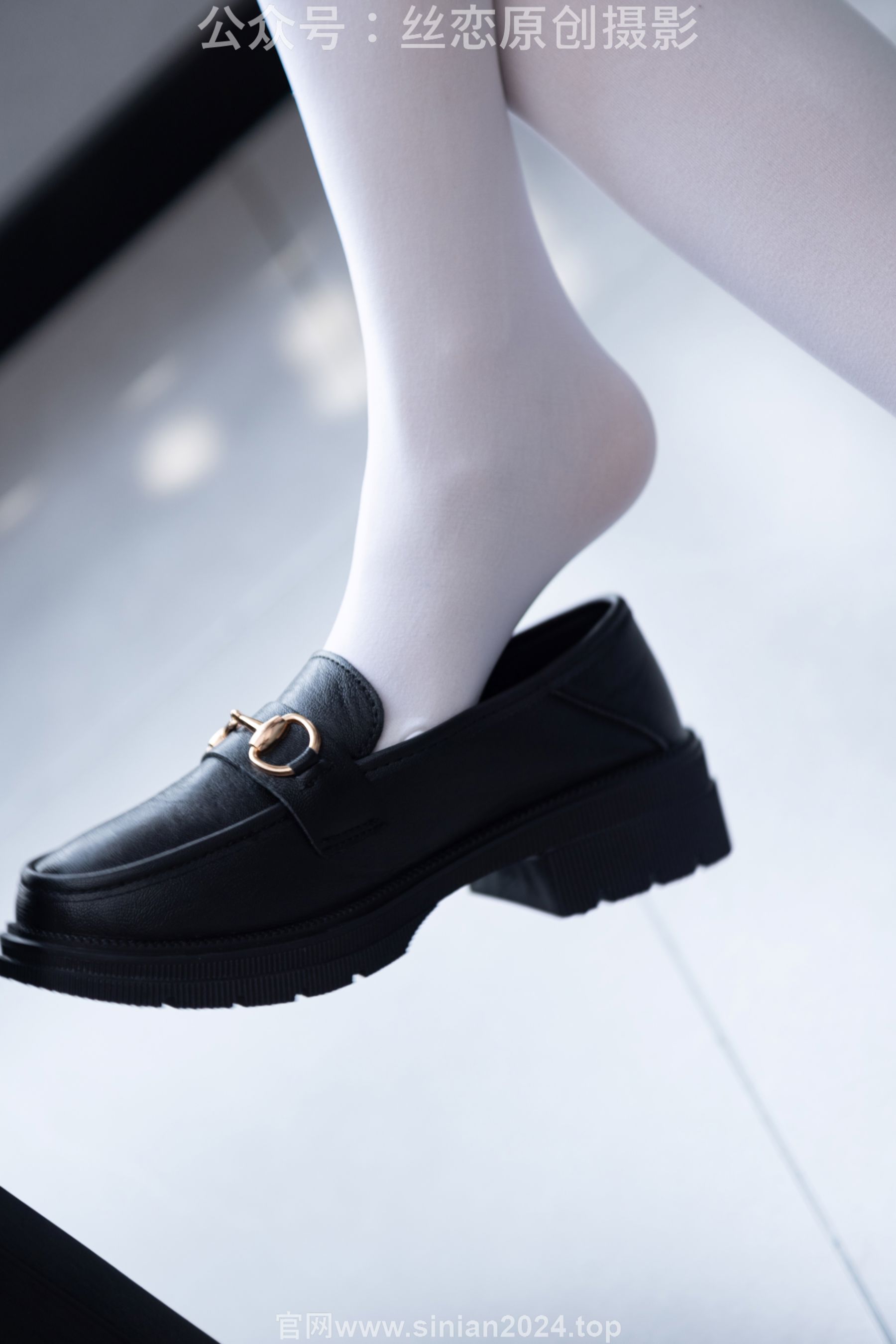 丝恋摄影 No.001 小梦 - 乐福鞋 厚白丝/(243P)