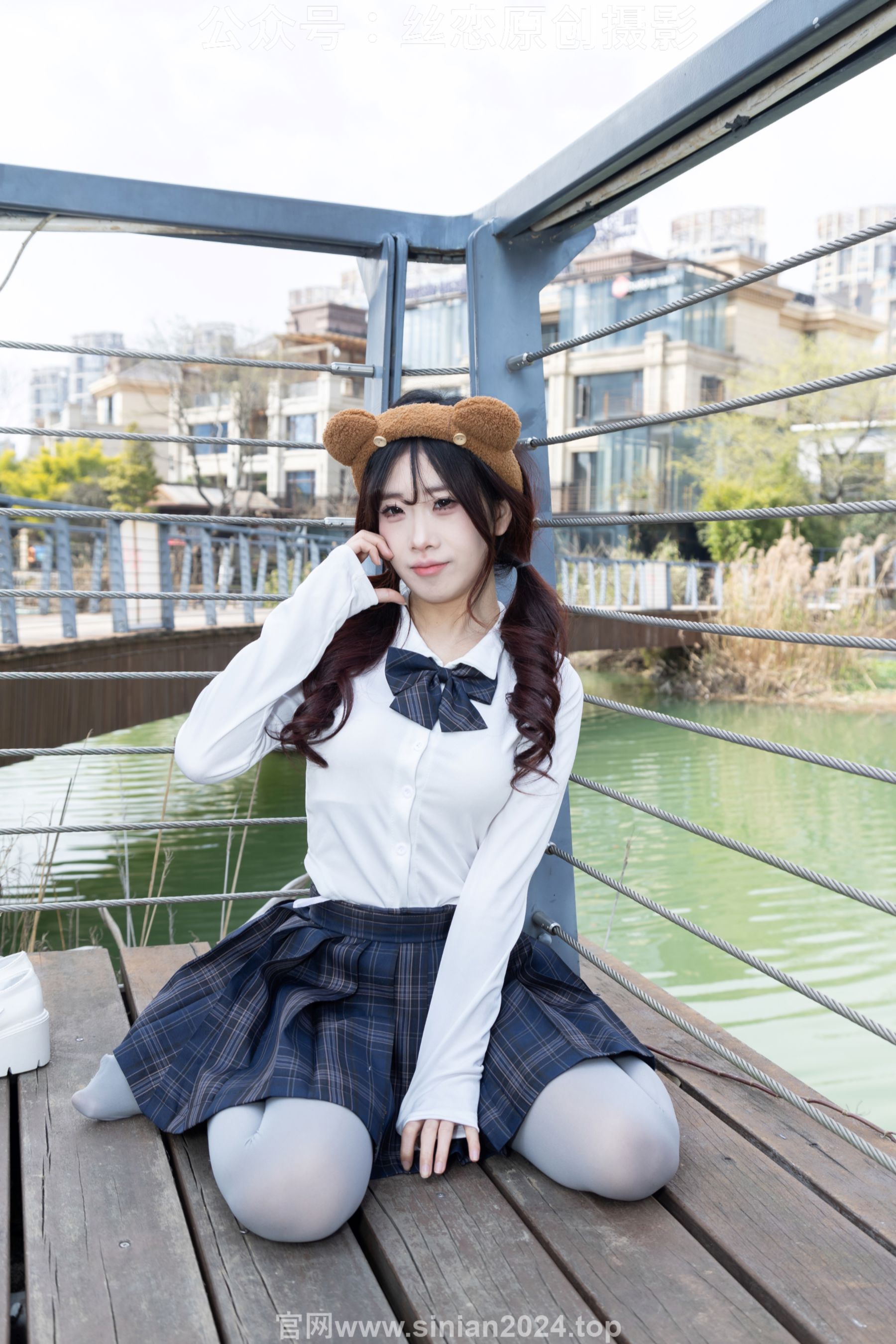 丝恋摄影 No.009 小梦 - 白色衬衫 碎花短裙 灰色丝袜 白色玛丽珍/(283P)