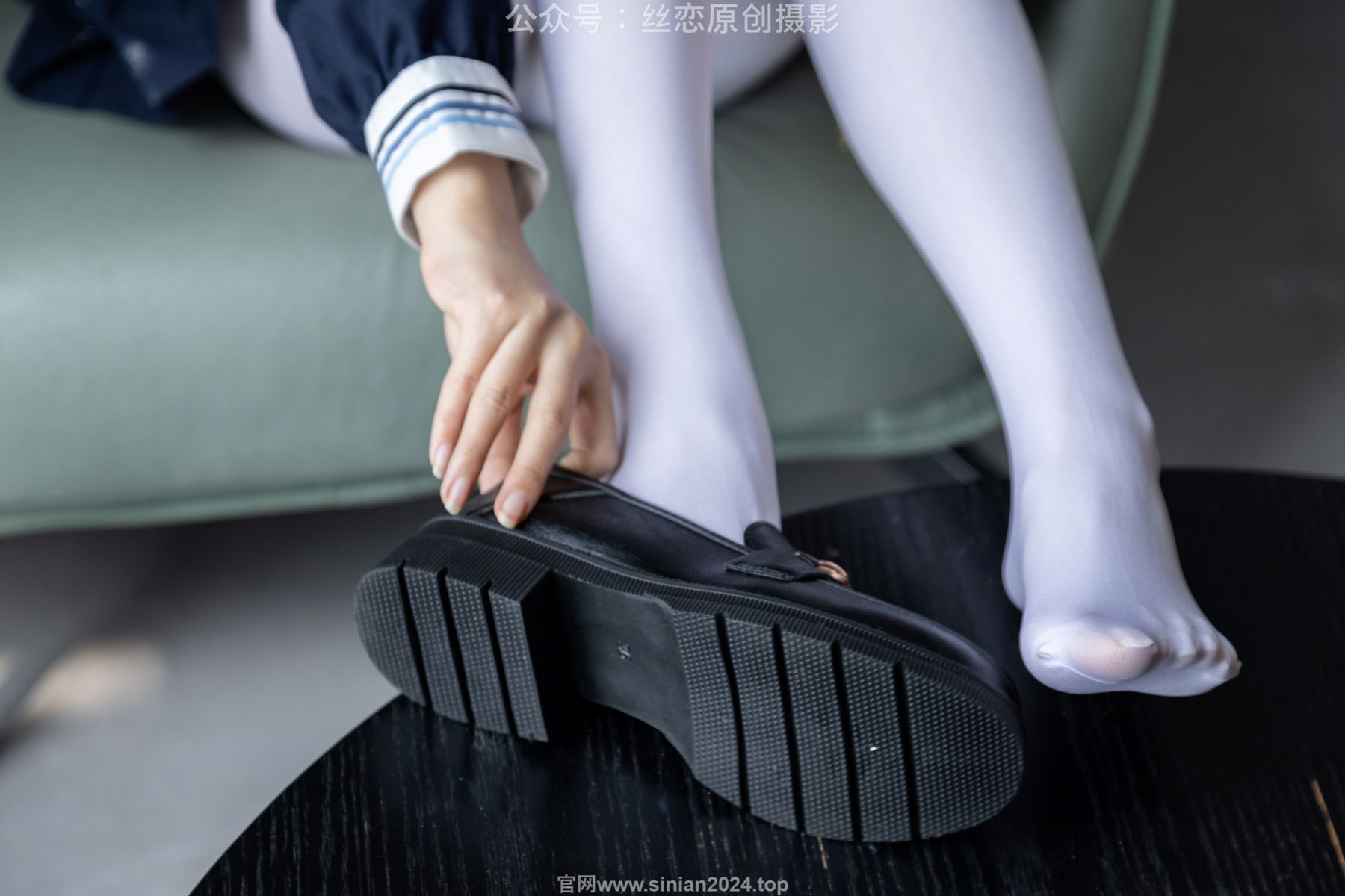 丝恋摄影 No.001 小梦 - 乐福鞋 厚白丝/(243P)