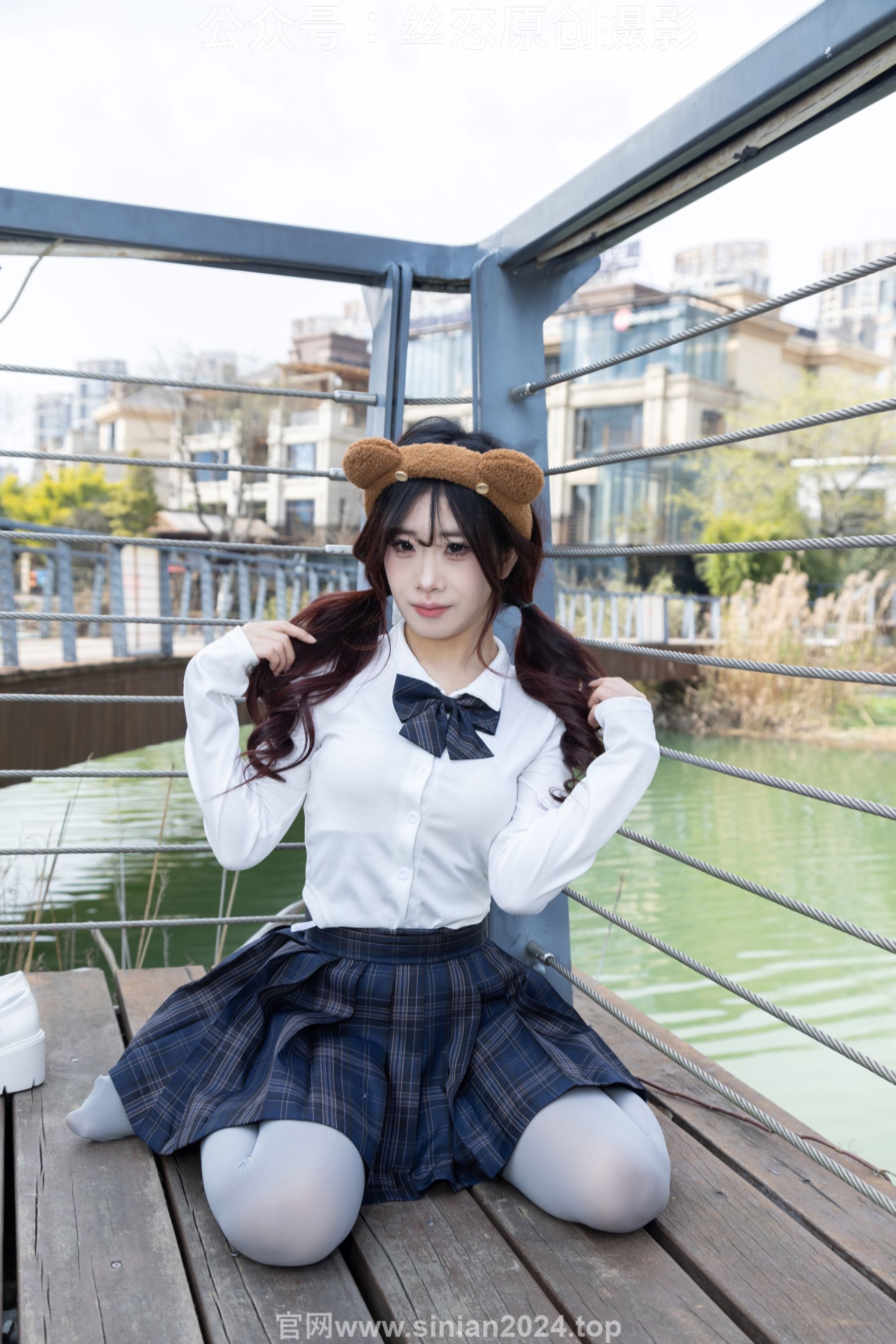 丝恋摄影 No.009 小梦 - 白色衬衫 碎花短裙 灰色丝袜 白色玛丽珍/(283P)