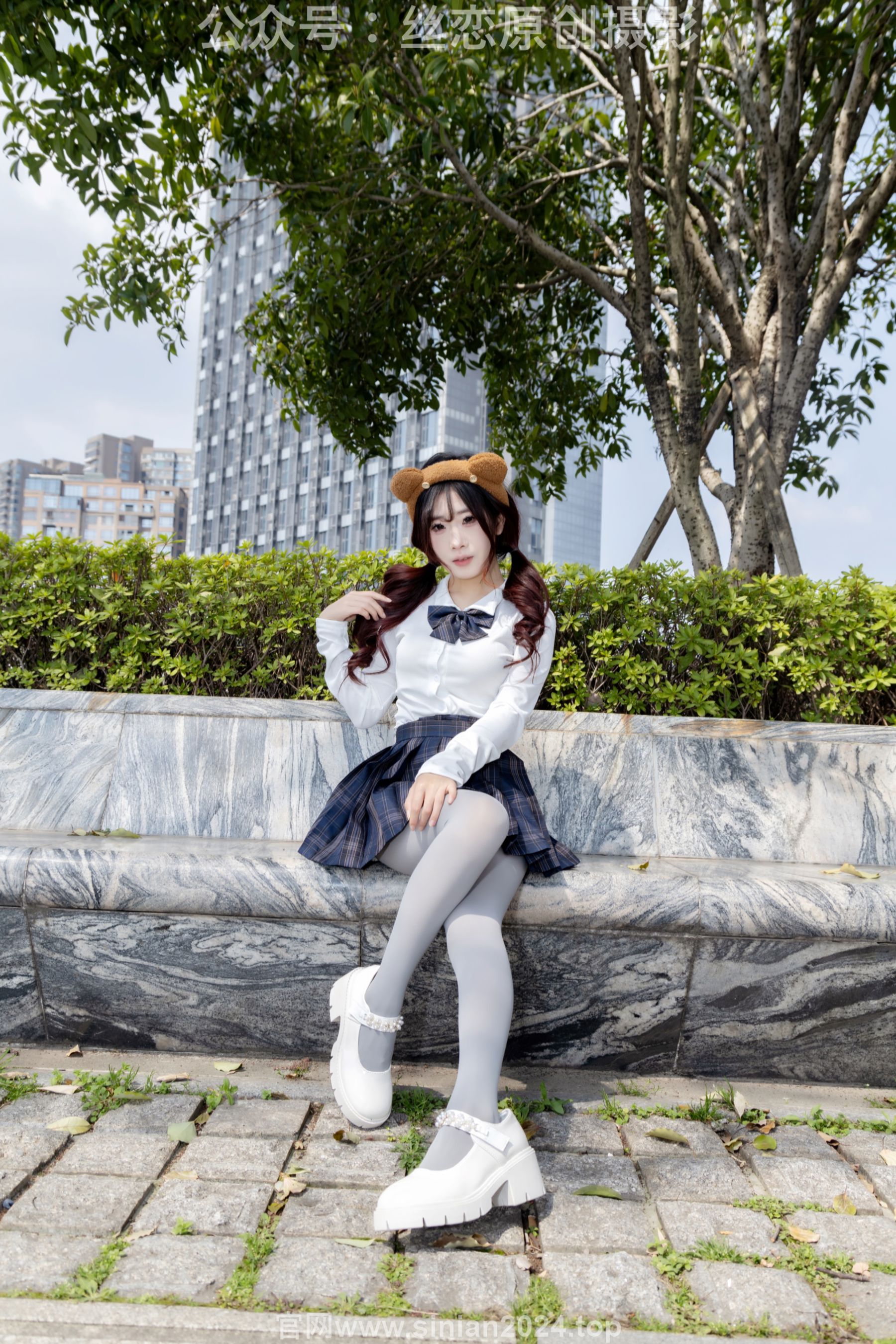 丝恋摄影 No.009 小梦 - 白色衬衫 碎花短裙 灰色丝袜 白色玛丽珍/(283P)