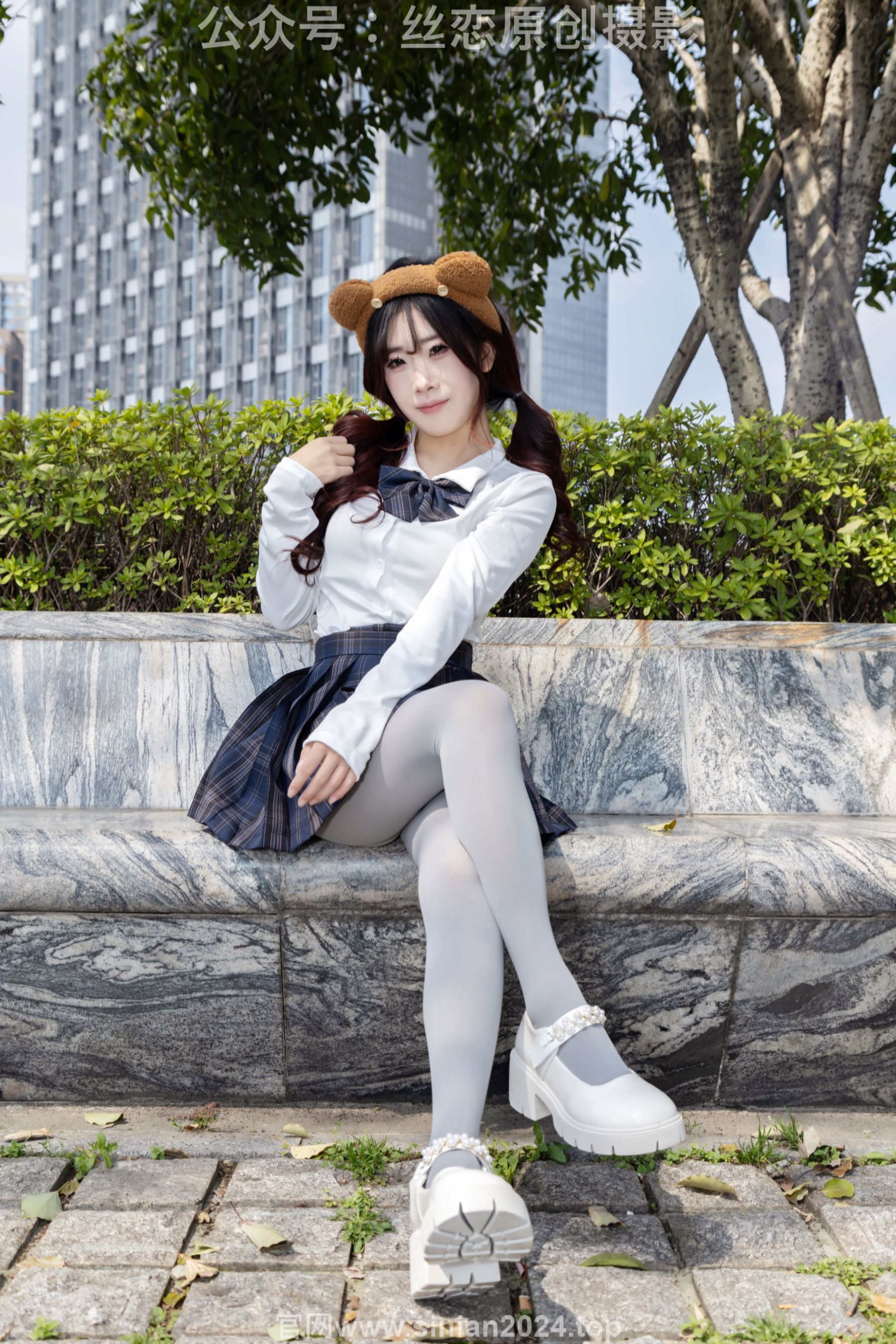 丝恋摄影 No.009 小梦 - 白色衬衫 碎花短裙 灰色丝袜 白色玛丽珍/(283P)