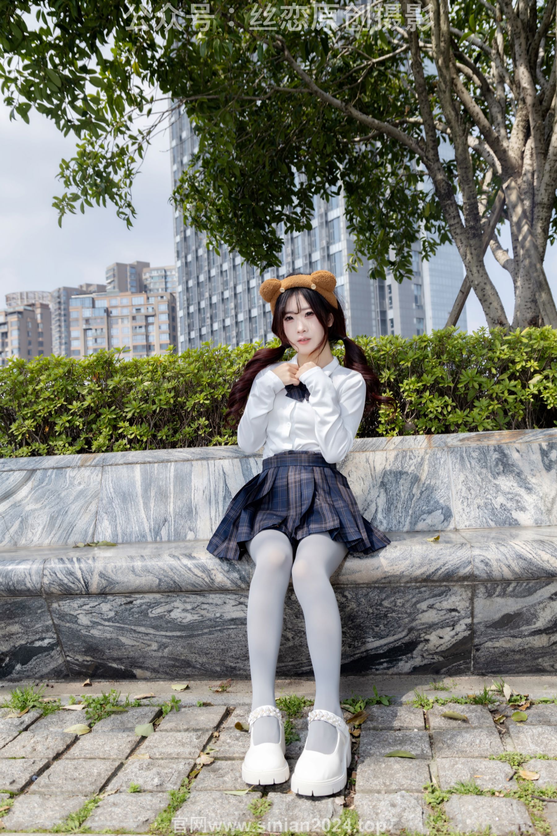 丝恋摄影 No.009 小梦 - 白色衬衫 碎花短裙 灰色丝袜 白色玛丽珍/(283P)