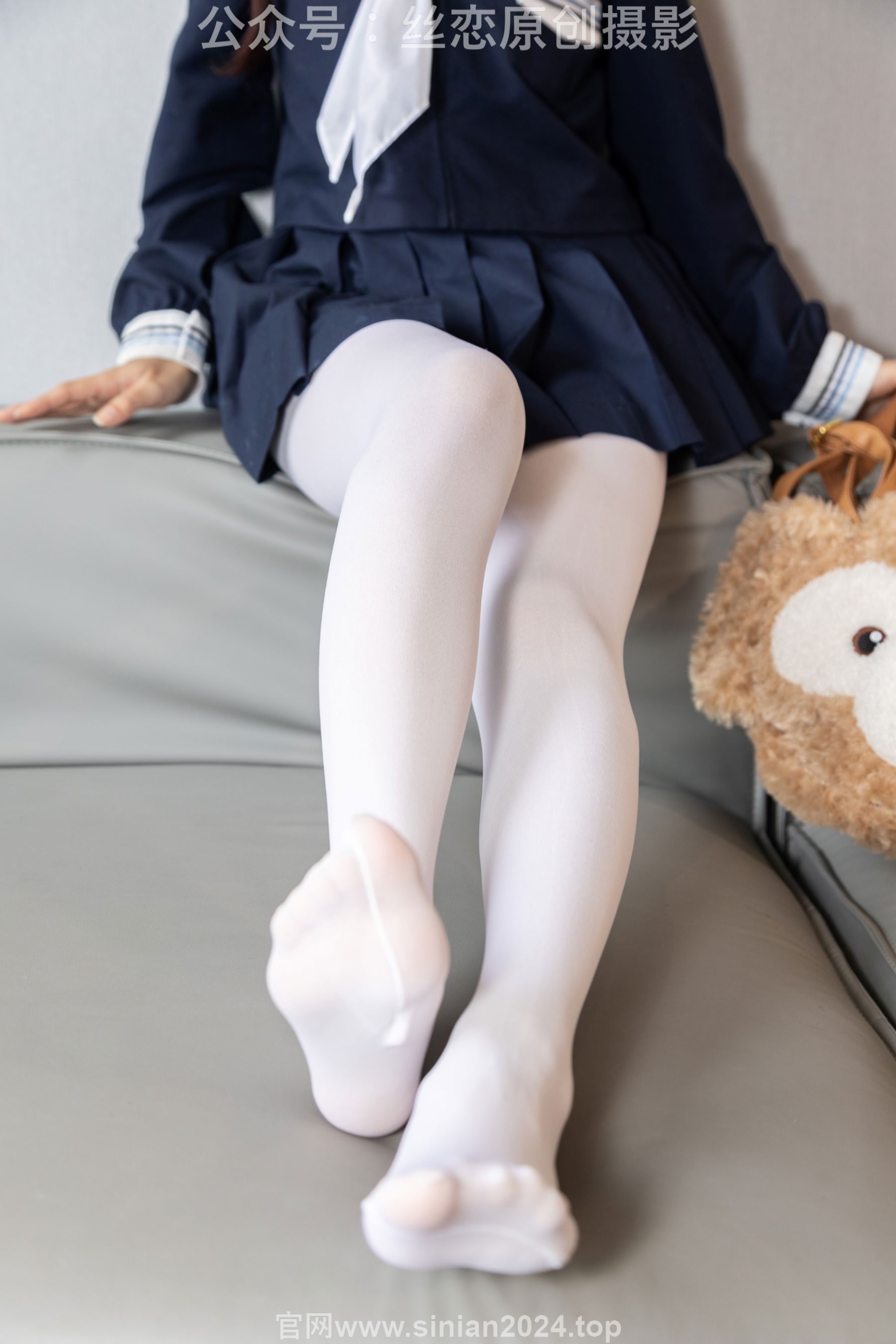 丝恋摄影 No.001 小梦 - 乐福鞋 厚白丝/(243P)