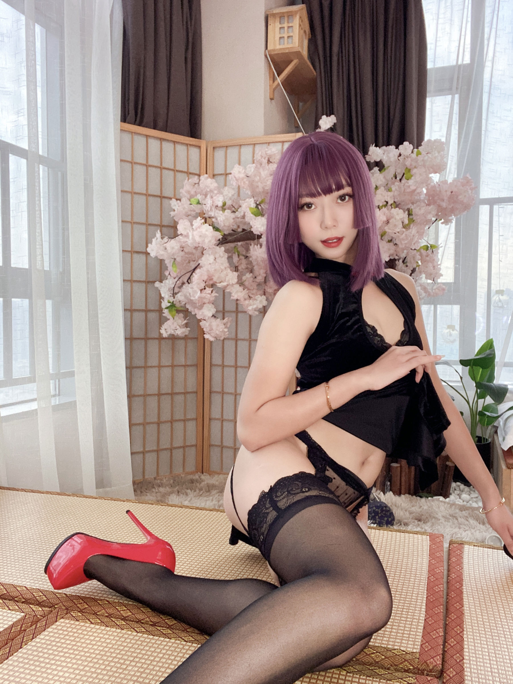 动漫博主 Money冷冷 - 高叉旗袍蕾丝裙/(107P)