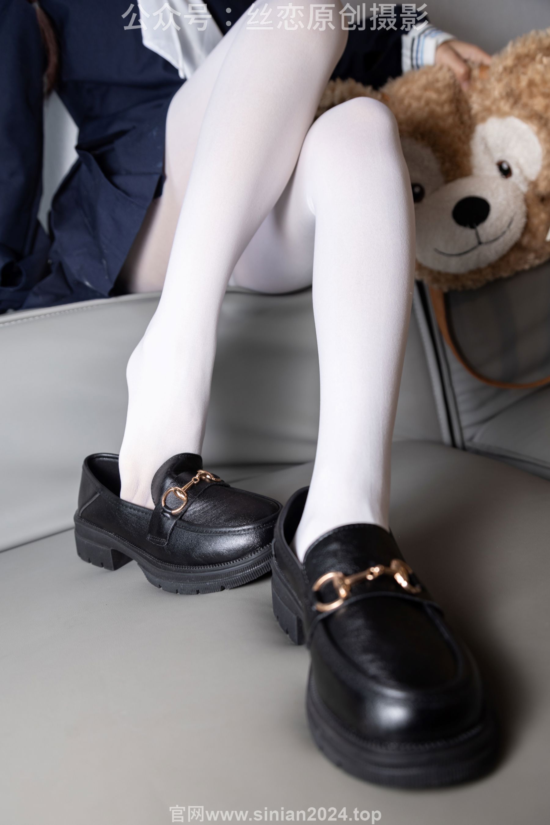 丝恋摄影 No.001 小梦 - 乐福鞋 厚白丝/(243P)