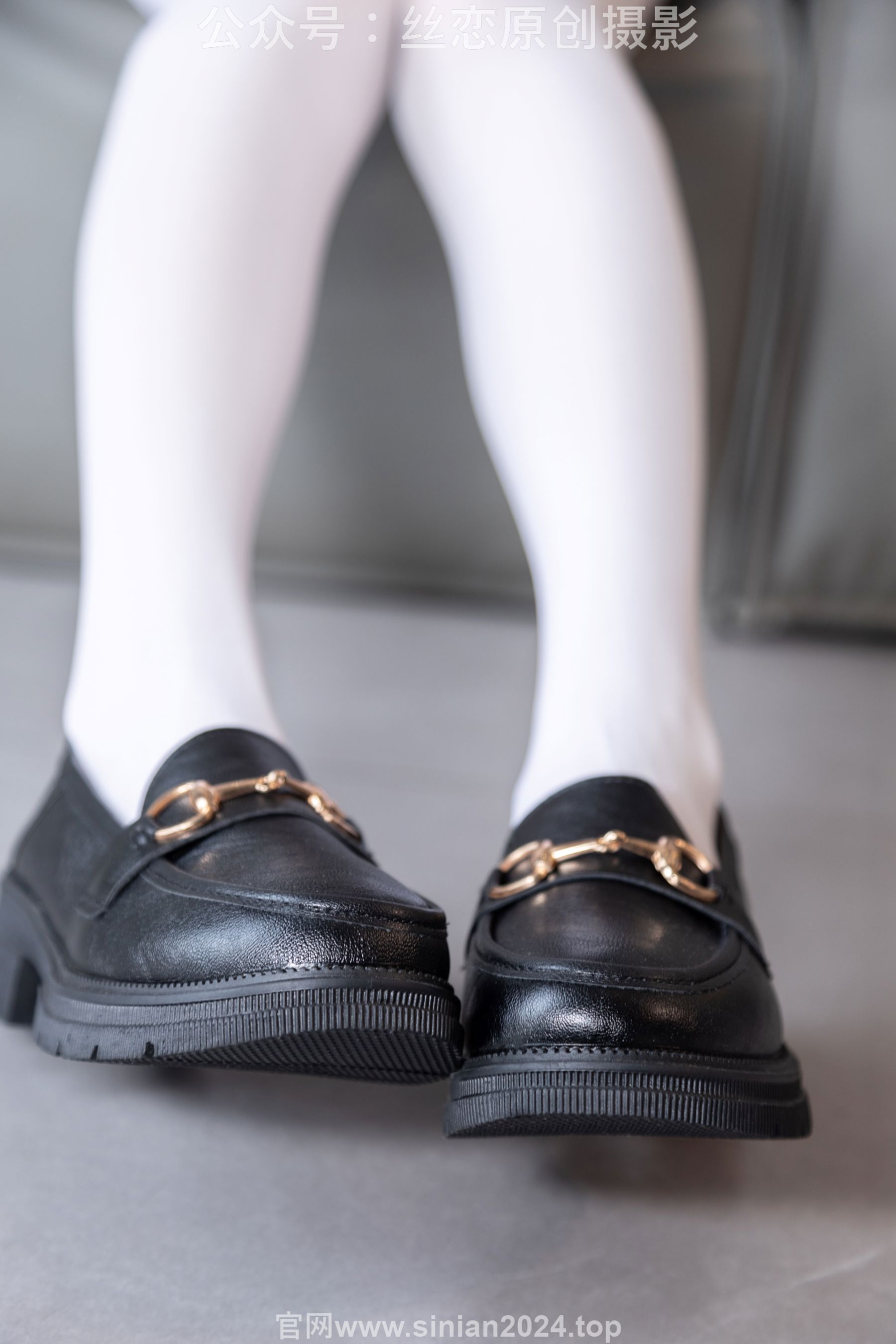 丝恋摄影 No.001 小梦 - 乐福鞋 厚白丝/(243P)
