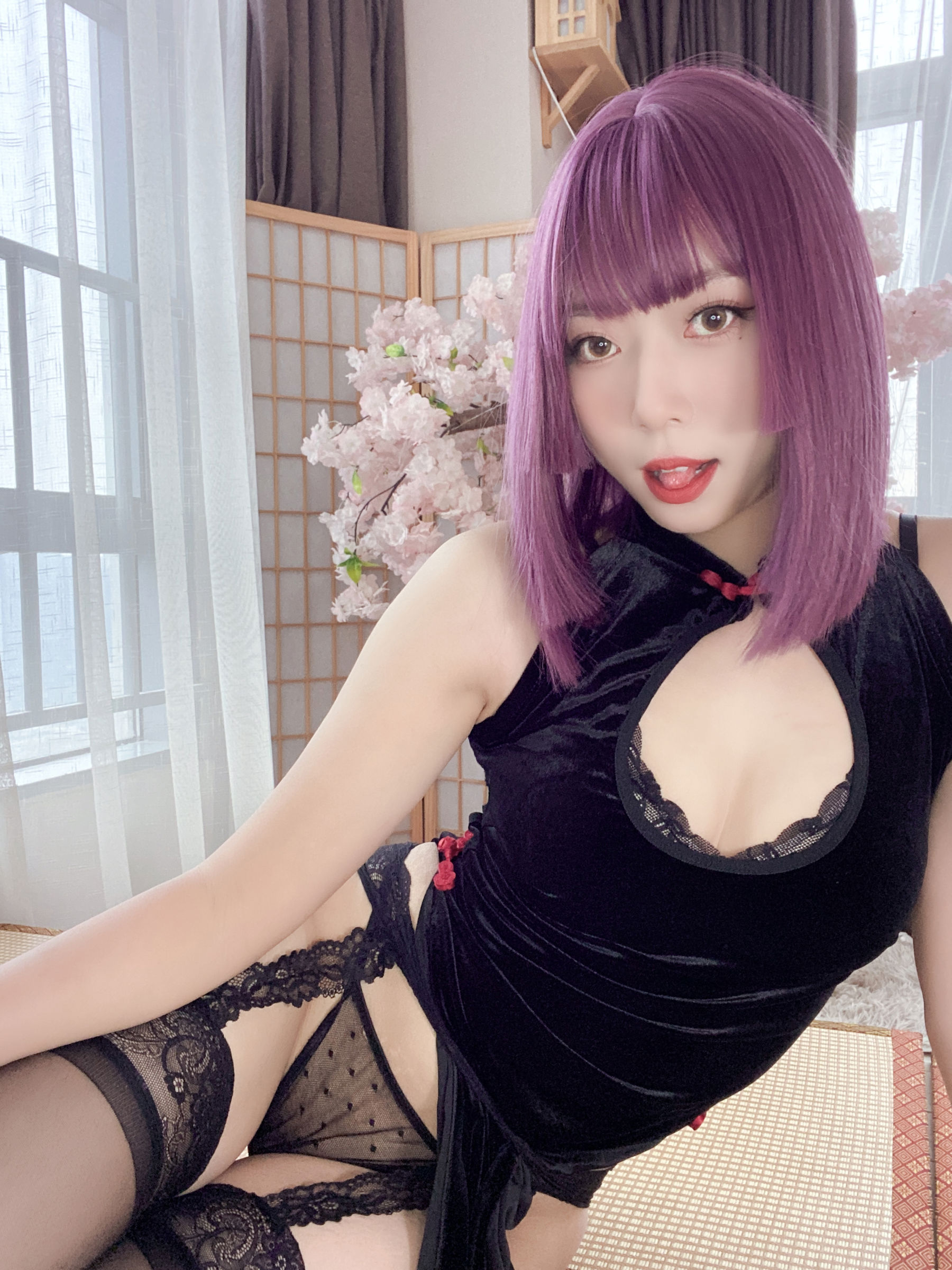 动漫博主 Money冷冷 - 高叉旗袍蕾丝裙/(107P)