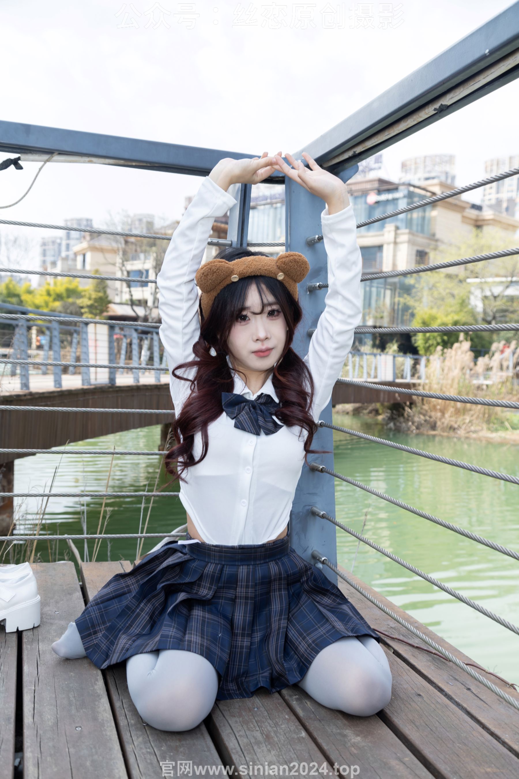 丝恋摄影 No.009 小梦 - 白色衬衫 碎花短裙 灰色丝袜 白色玛丽珍/(283P)