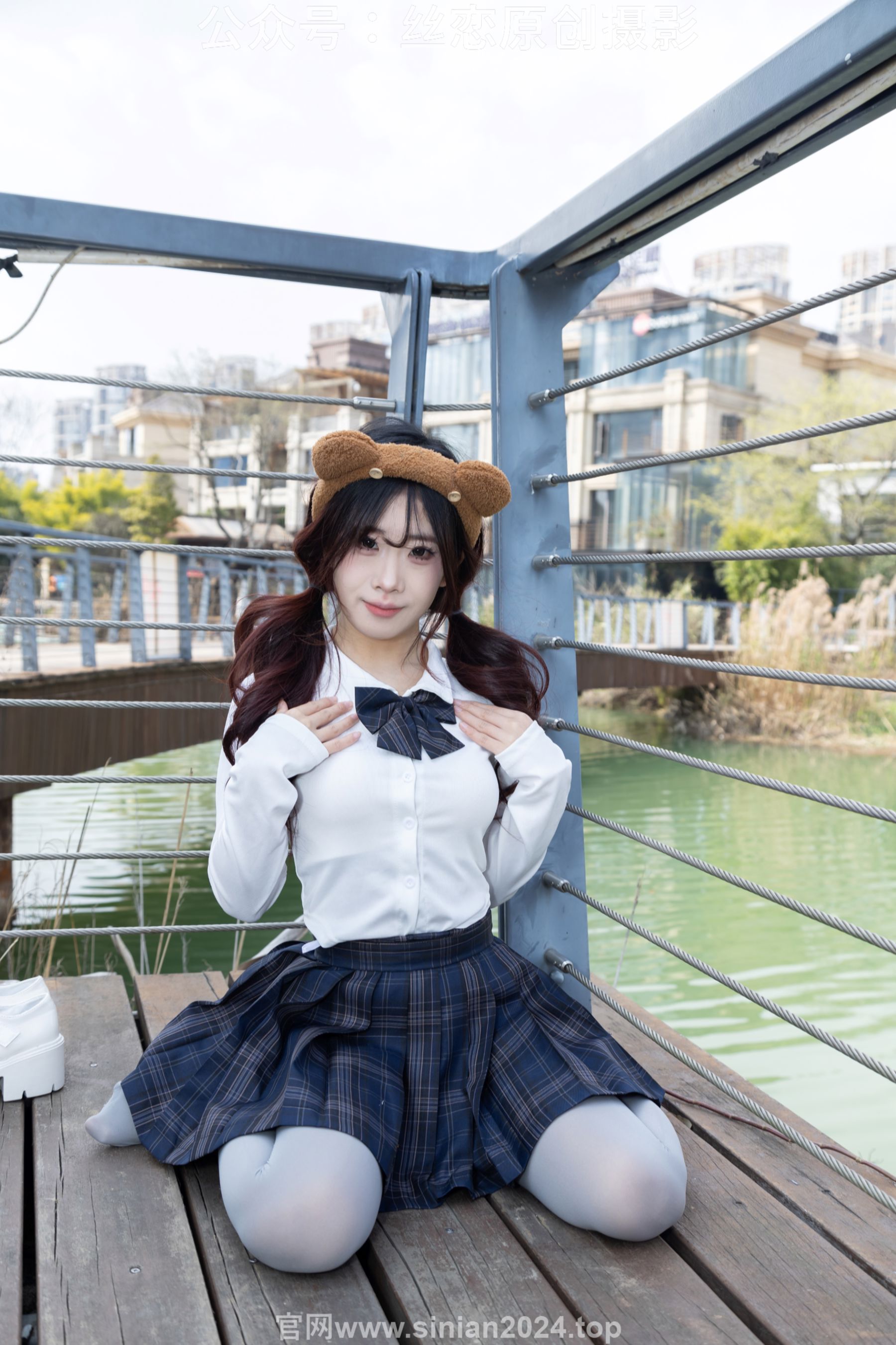 丝恋摄影 No.009 小梦 - 白色衬衫 碎花短裙 灰色丝袜 白色玛丽珍/(283P)