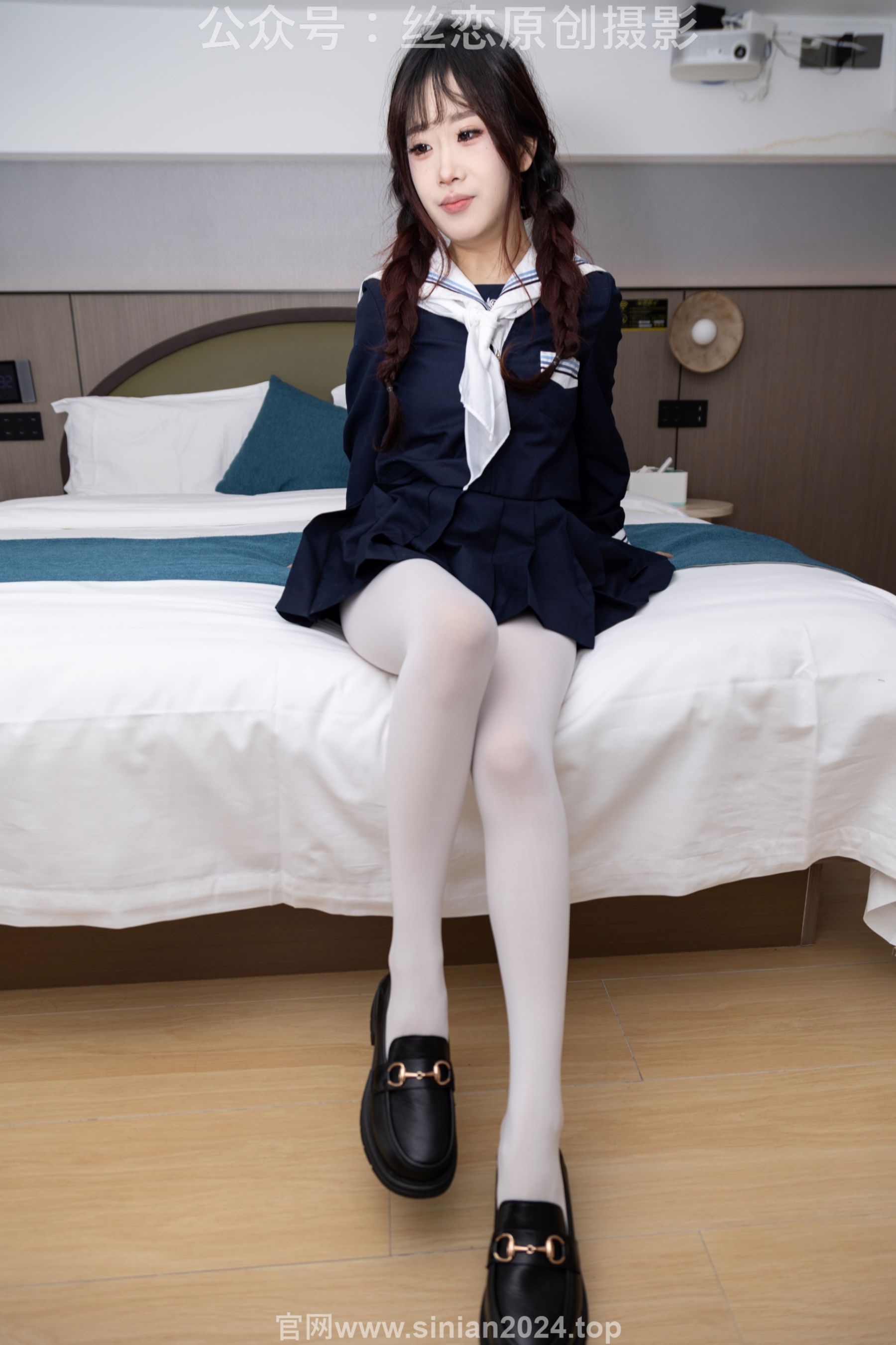 丝恋摄影 No.001 小梦 - 乐福鞋 厚白丝/(243P)