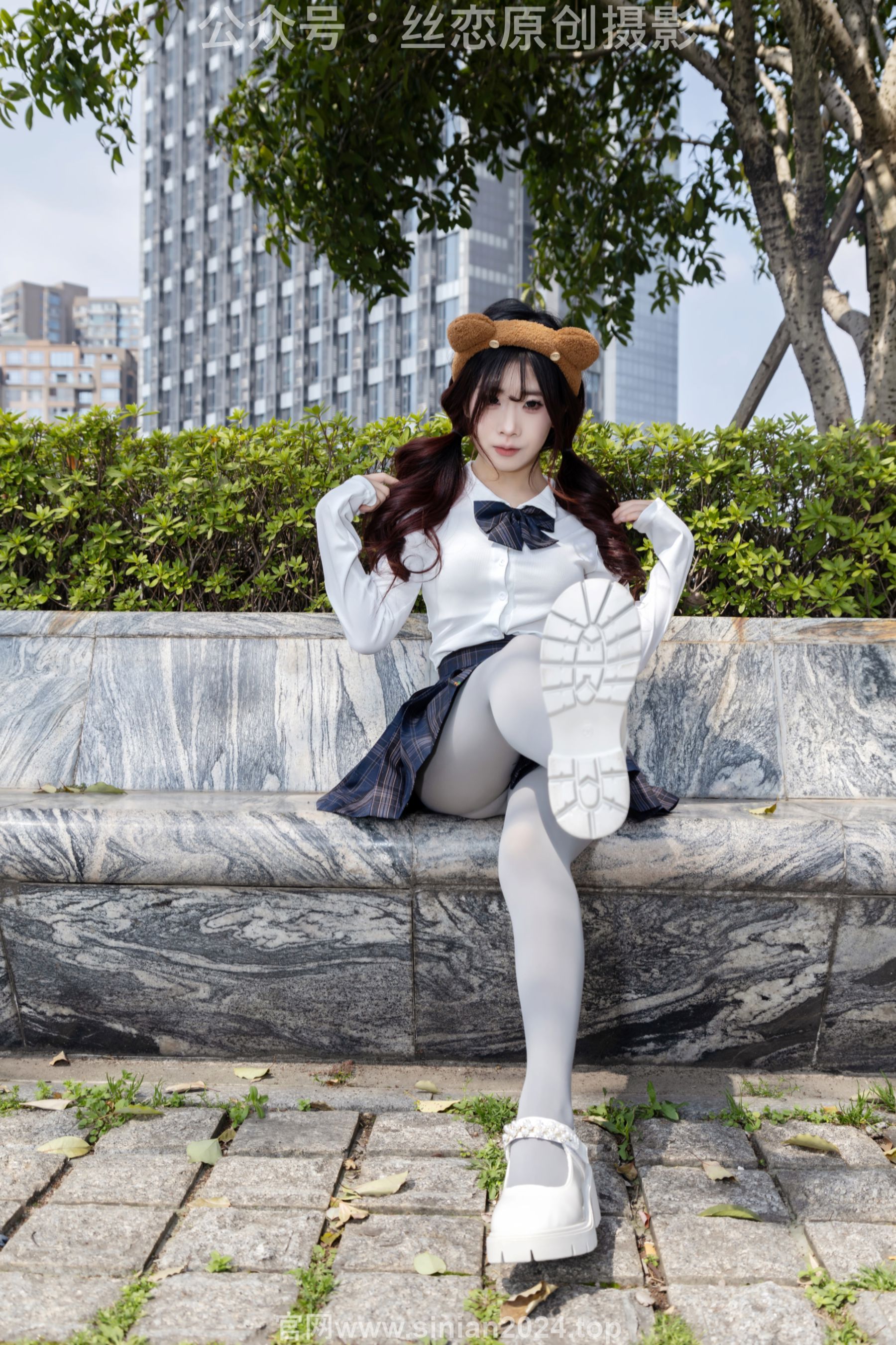 丝恋摄影 No.009 小梦 - 白色衬衫 碎花短裙 灰色丝袜 白色玛丽珍/(283P)
