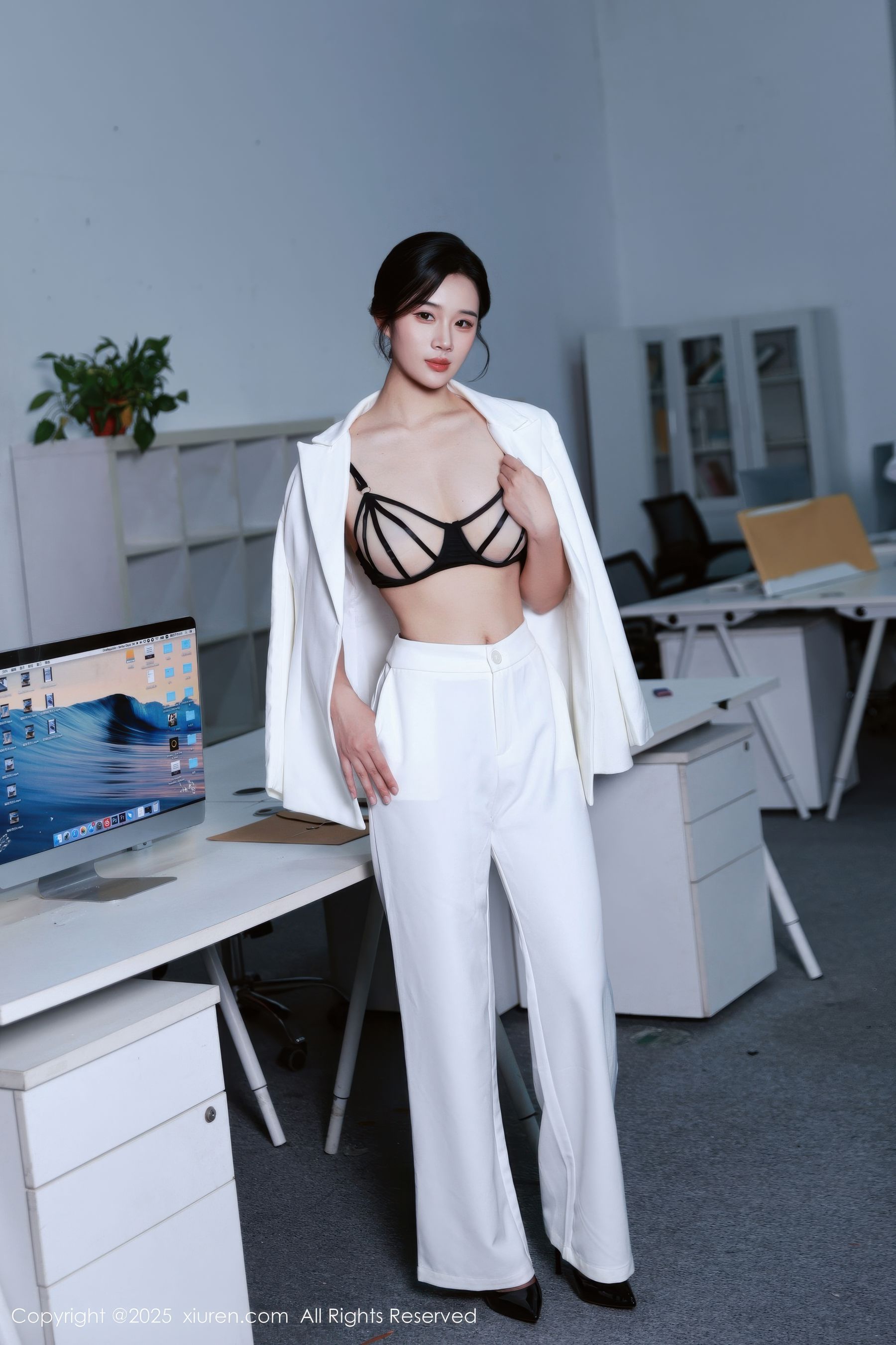 [秀人XiuRen] 2025.10.24 No.10908 南乔/(72P)