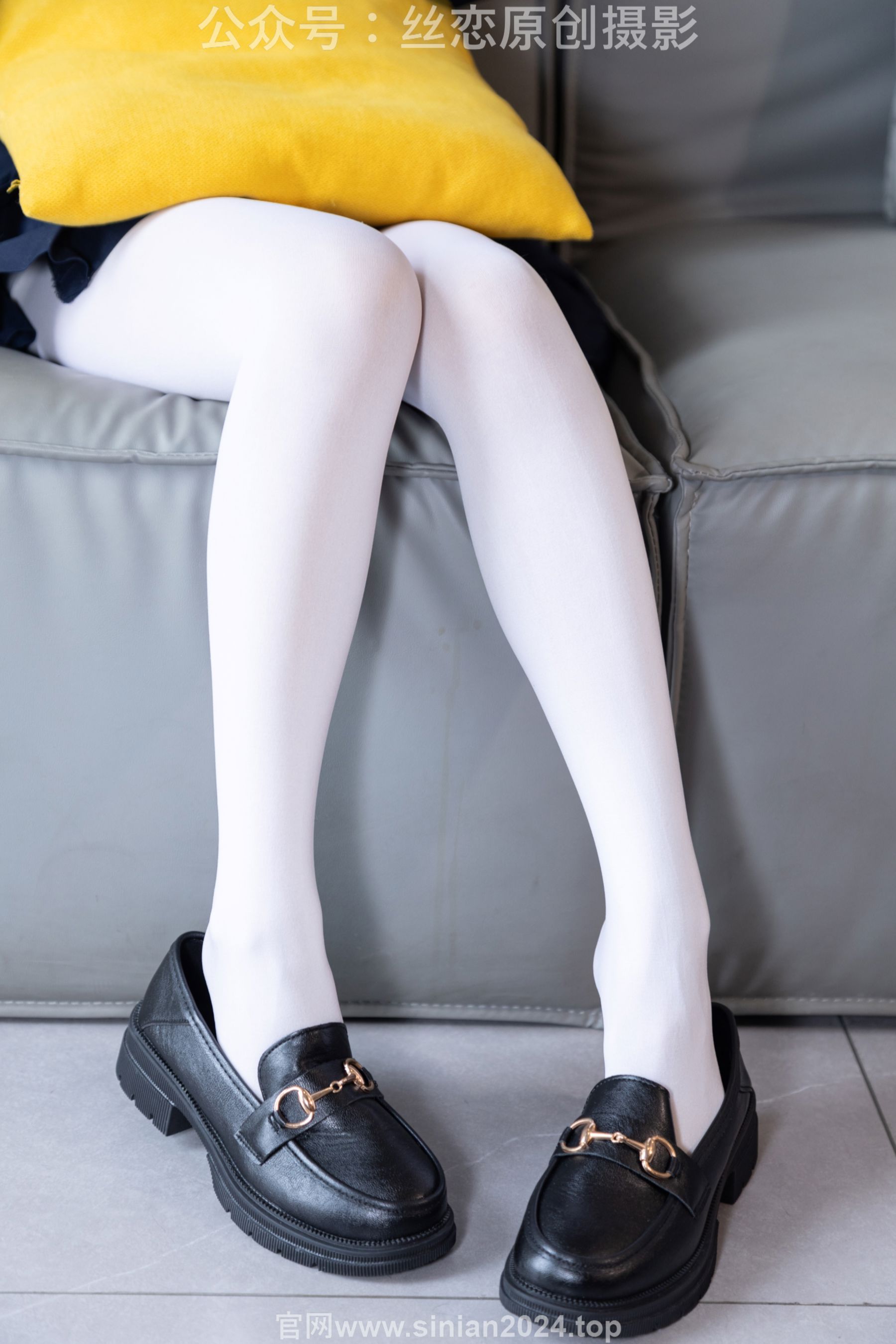 丝恋摄影 No.001 小梦 - 乐福鞋 厚白丝/(243P)