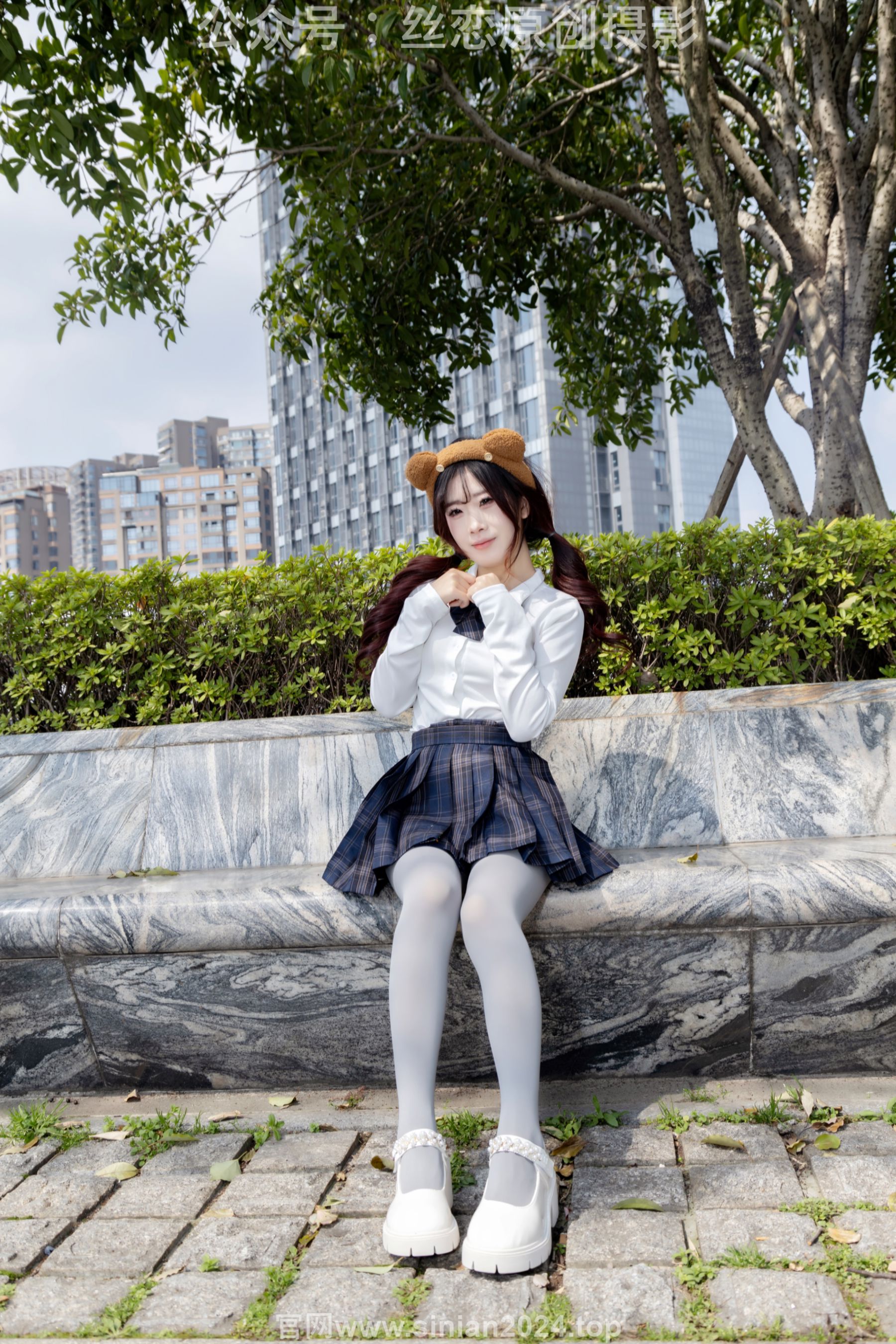 丝恋摄影 No.009 小梦 - 白色衬衫 碎花短裙 灰色丝袜 白色玛丽珍/(283P)