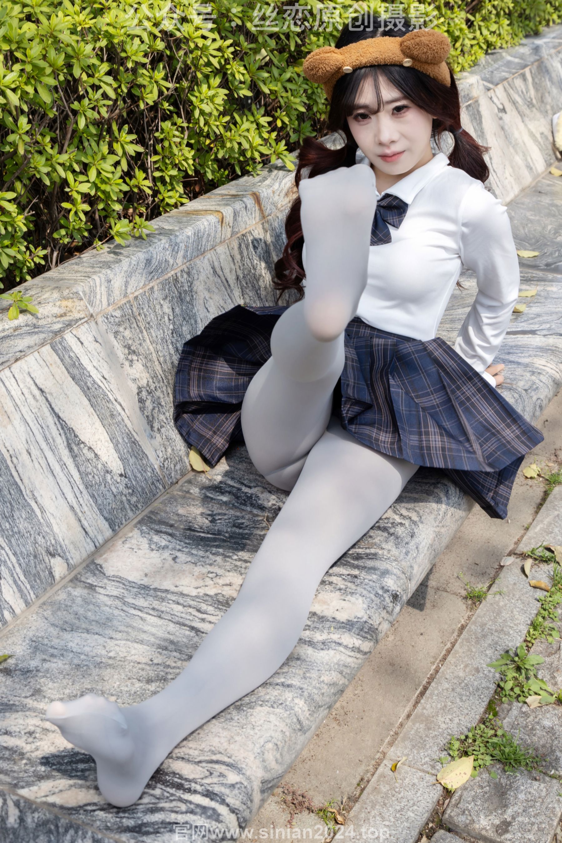 丝恋摄影 No.009 小梦 - 白色衬衫 碎花短裙 灰色丝袜 白色玛丽珍/(283P)