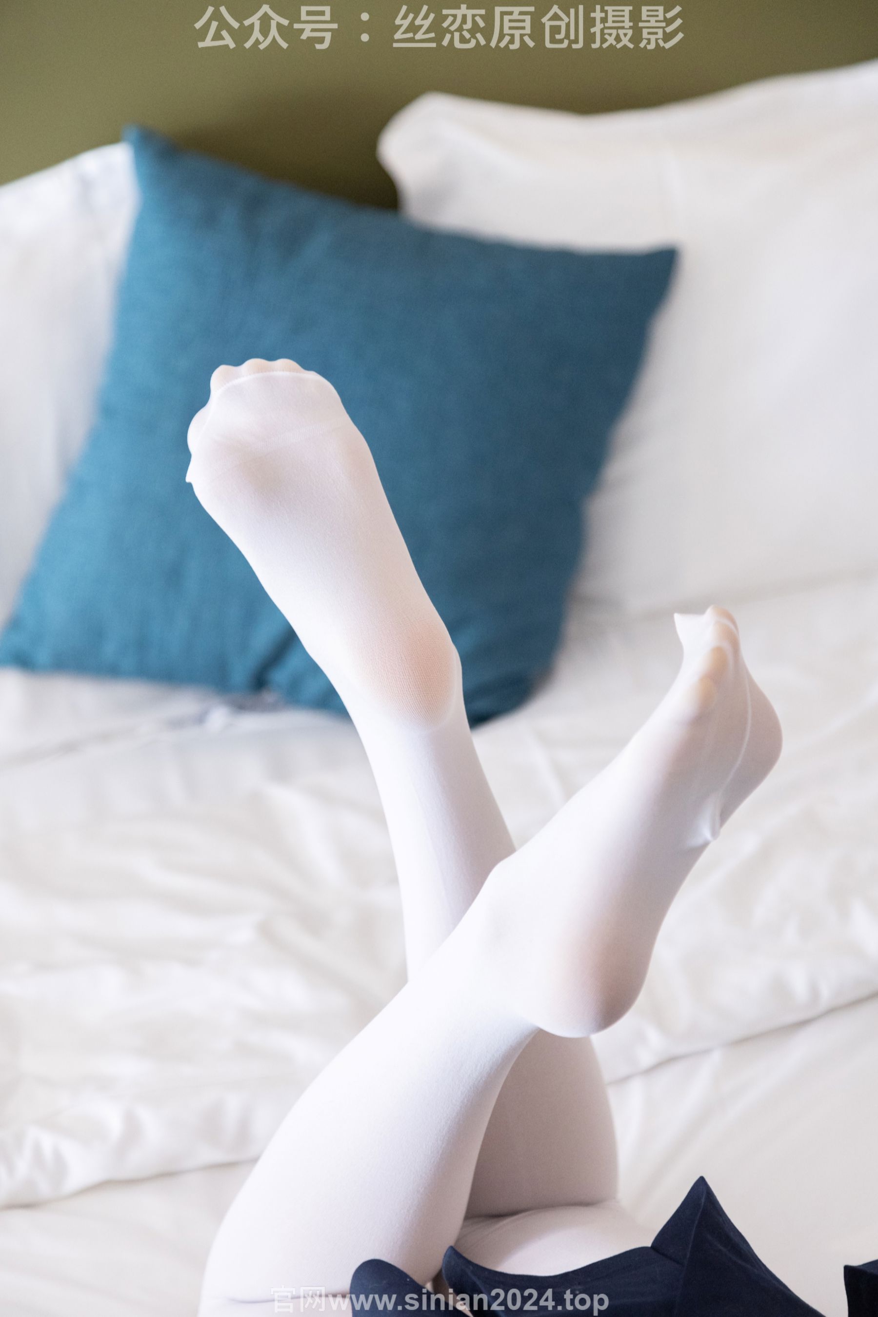 丝恋摄影 No.001 小梦 - 乐福鞋 厚白丝/(243P)