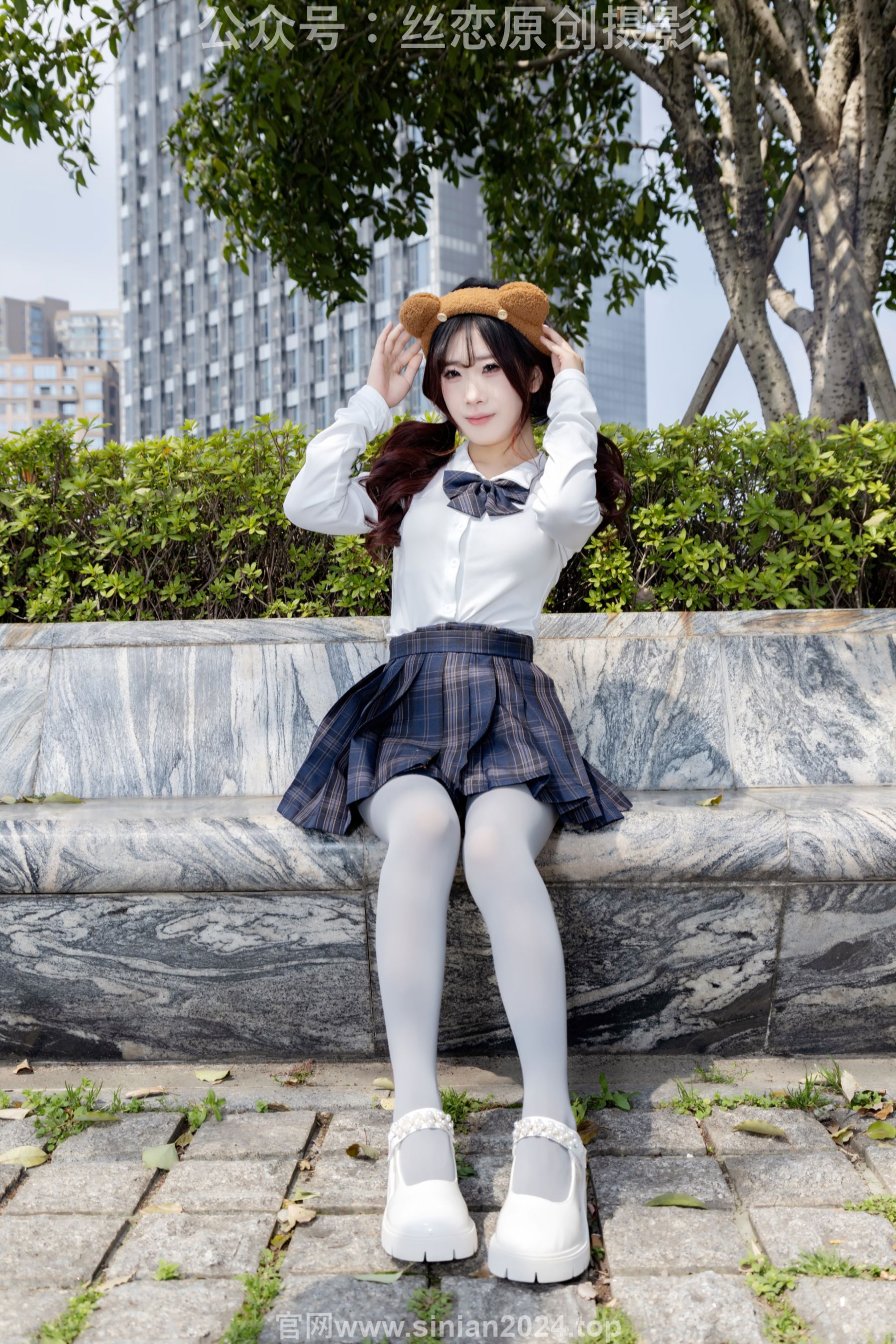 丝恋摄影 No.009 小梦 - 白色衬衫 碎花短裙 灰色丝袜 白色玛丽珍/(283P)