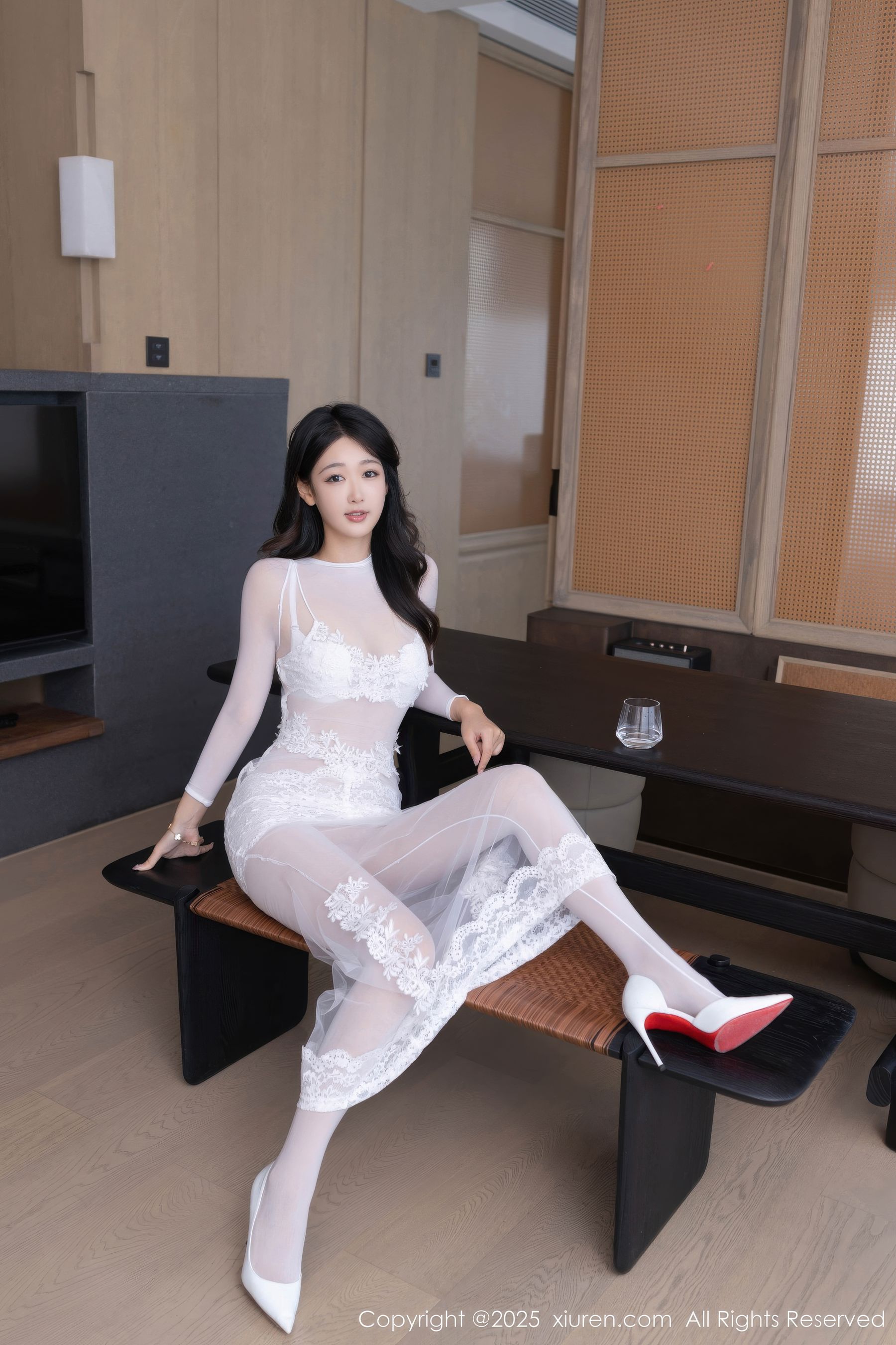 [秀人XiuRen] 2025.10.20 No.10892 唐安琪/(75P)