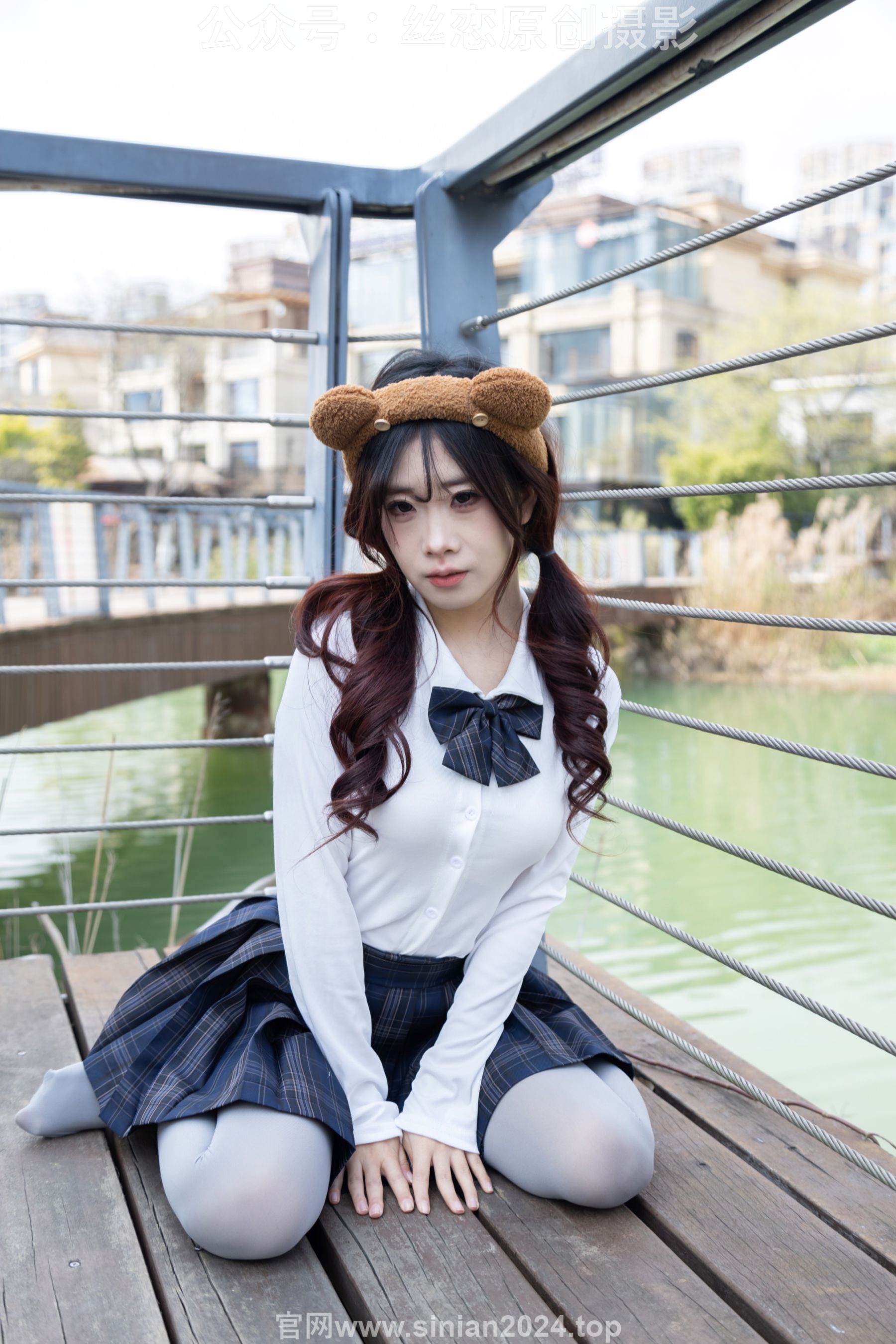 丝恋摄影 No.009 小梦 - 白色衬衫 碎花短裙 灰色丝袜 白色玛丽珍/(283P)