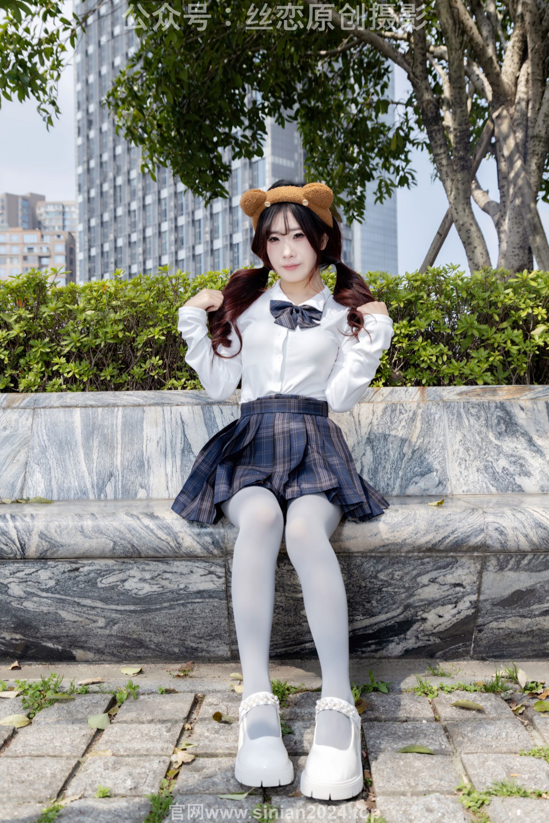丝恋摄影 No.009 小梦 - 白色衬衫 碎花短裙 灰色丝袜 白色玛丽珍/(283P)