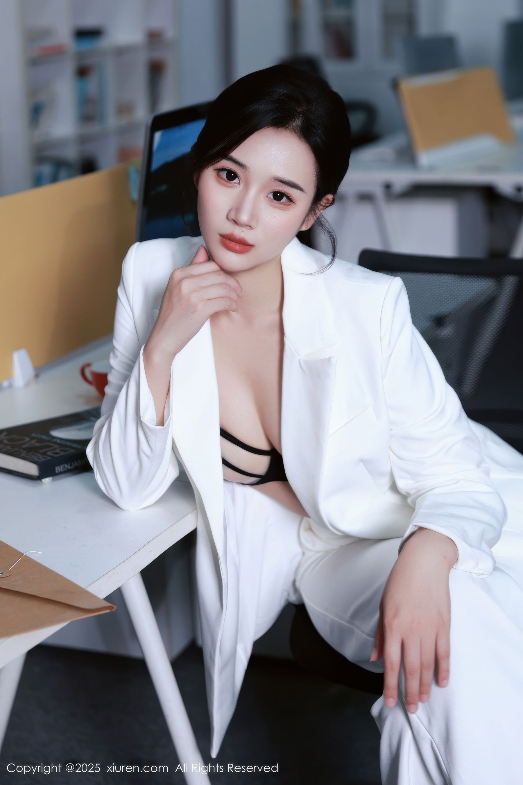 [秀人XiuRen] 2025.10.24 No.10908 南乔/(72P)