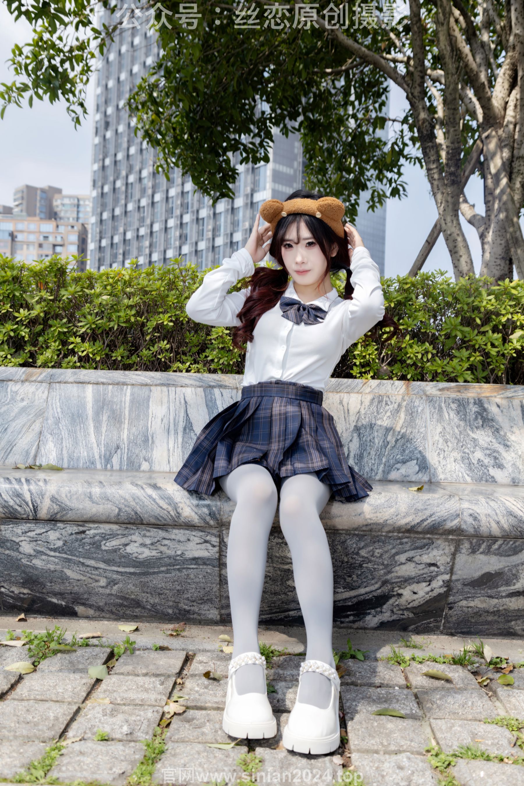 丝恋摄影 No.009 小梦 - 白色衬衫 碎花短裙 灰色丝袜 白色玛丽珍/(283P)