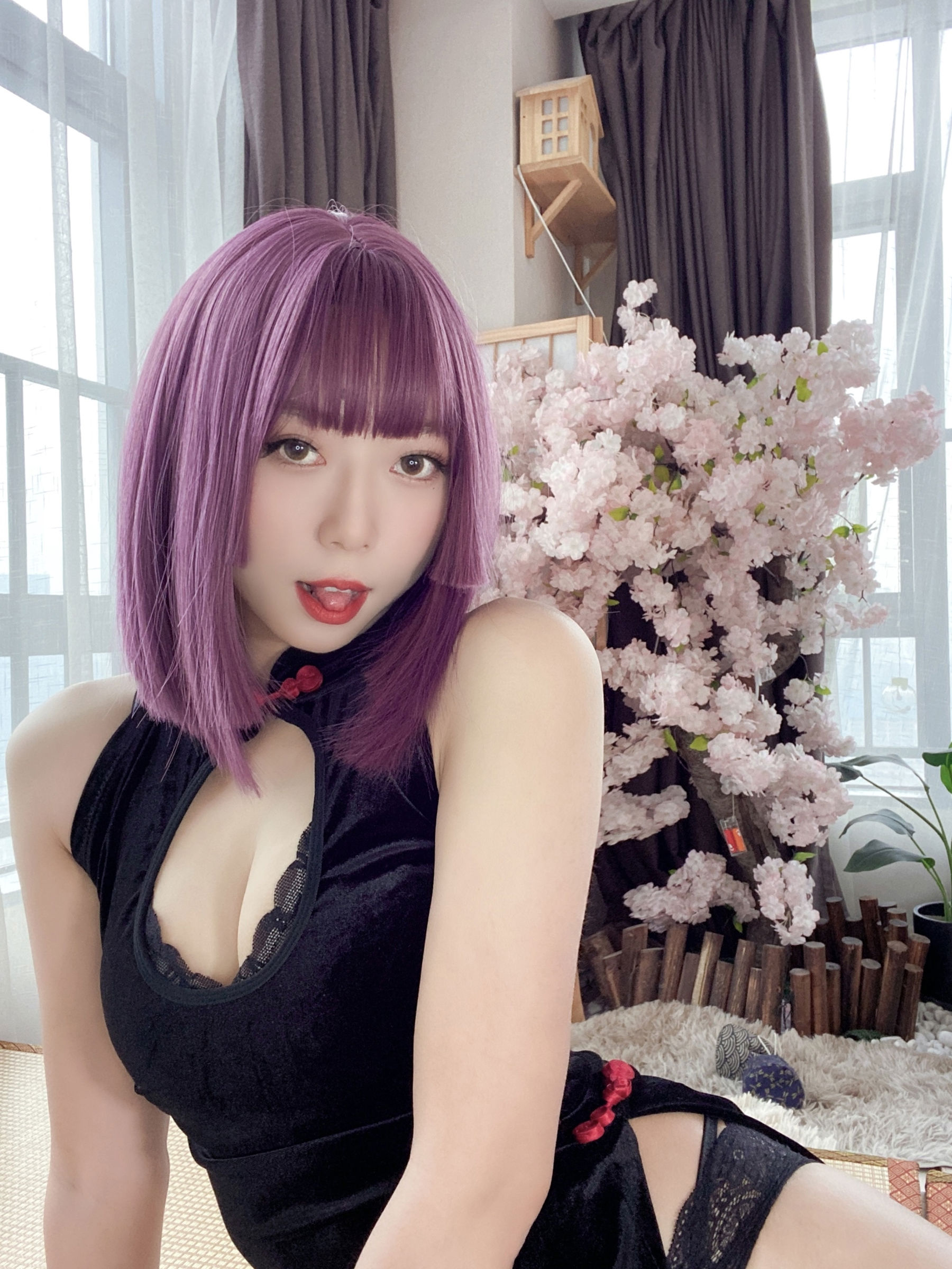 动漫博主 Money冷冷 - 高叉旗袍蕾丝裙/(107P)