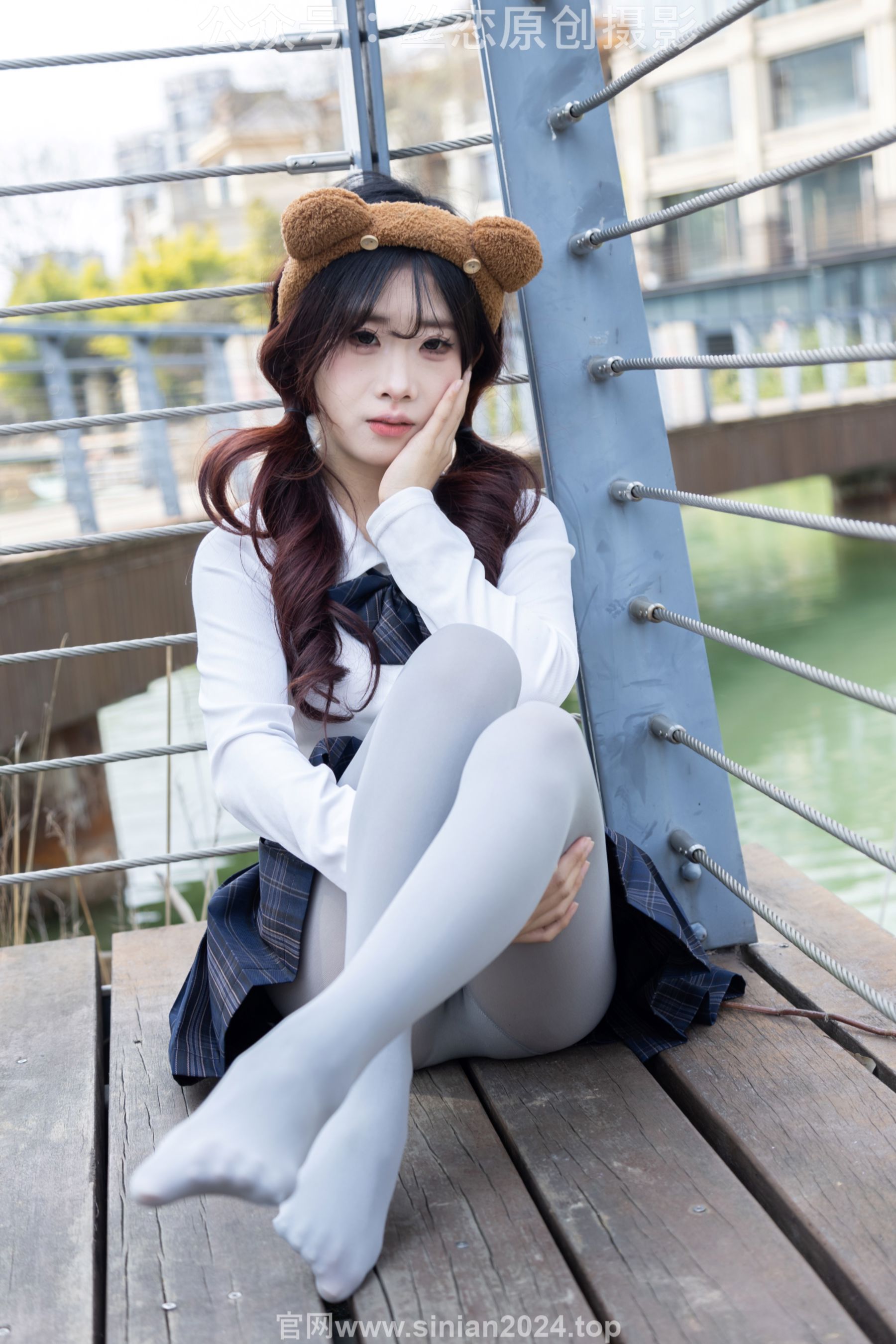 丝恋摄影 No.009 小梦 - 白色衬衫 碎花短裙 灰色丝袜 白色玛丽珍/(283P)