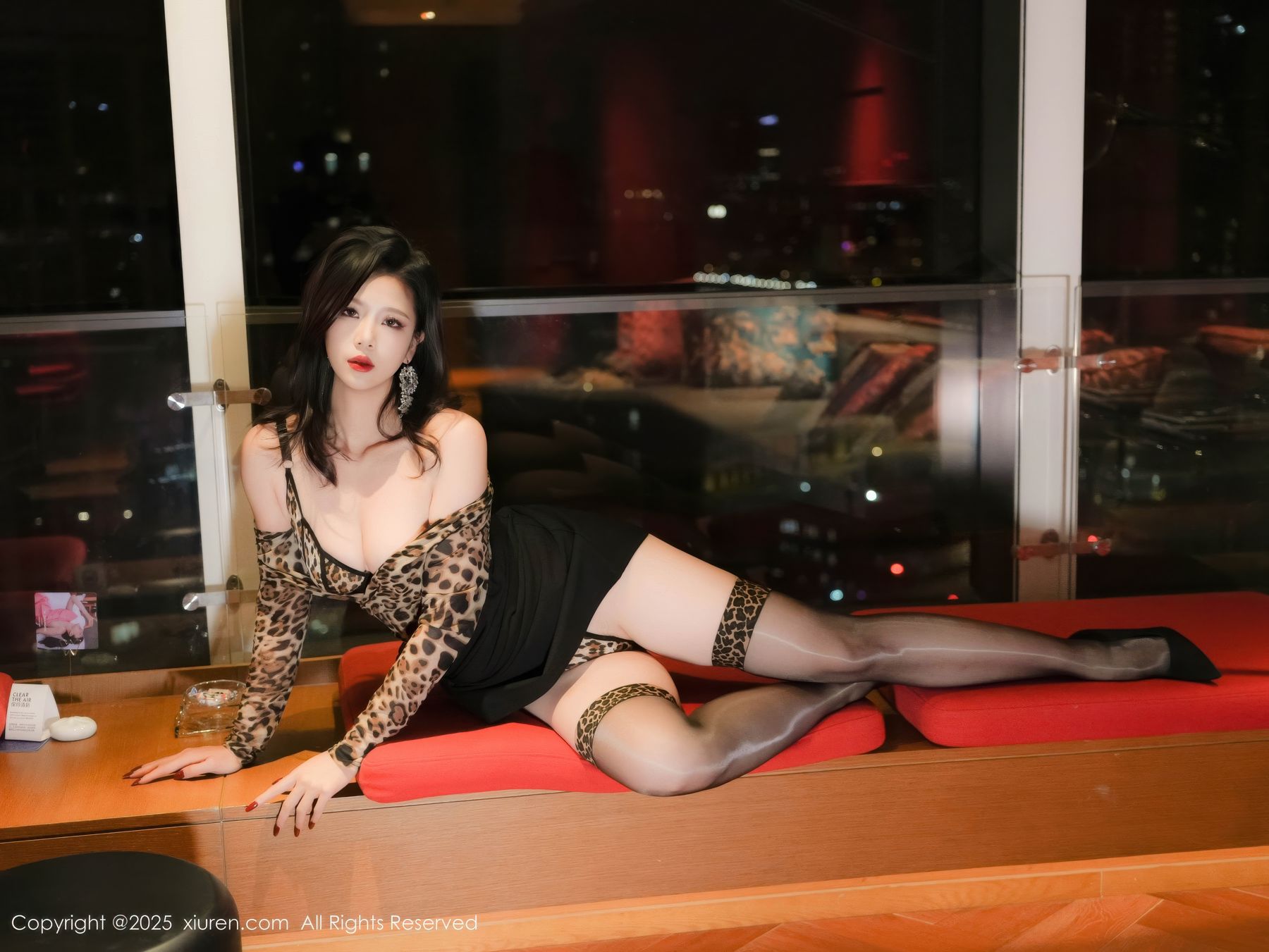 [秀人XiuRen] 2025.10.23 No.10901 玫瑰我爱你/(63P)