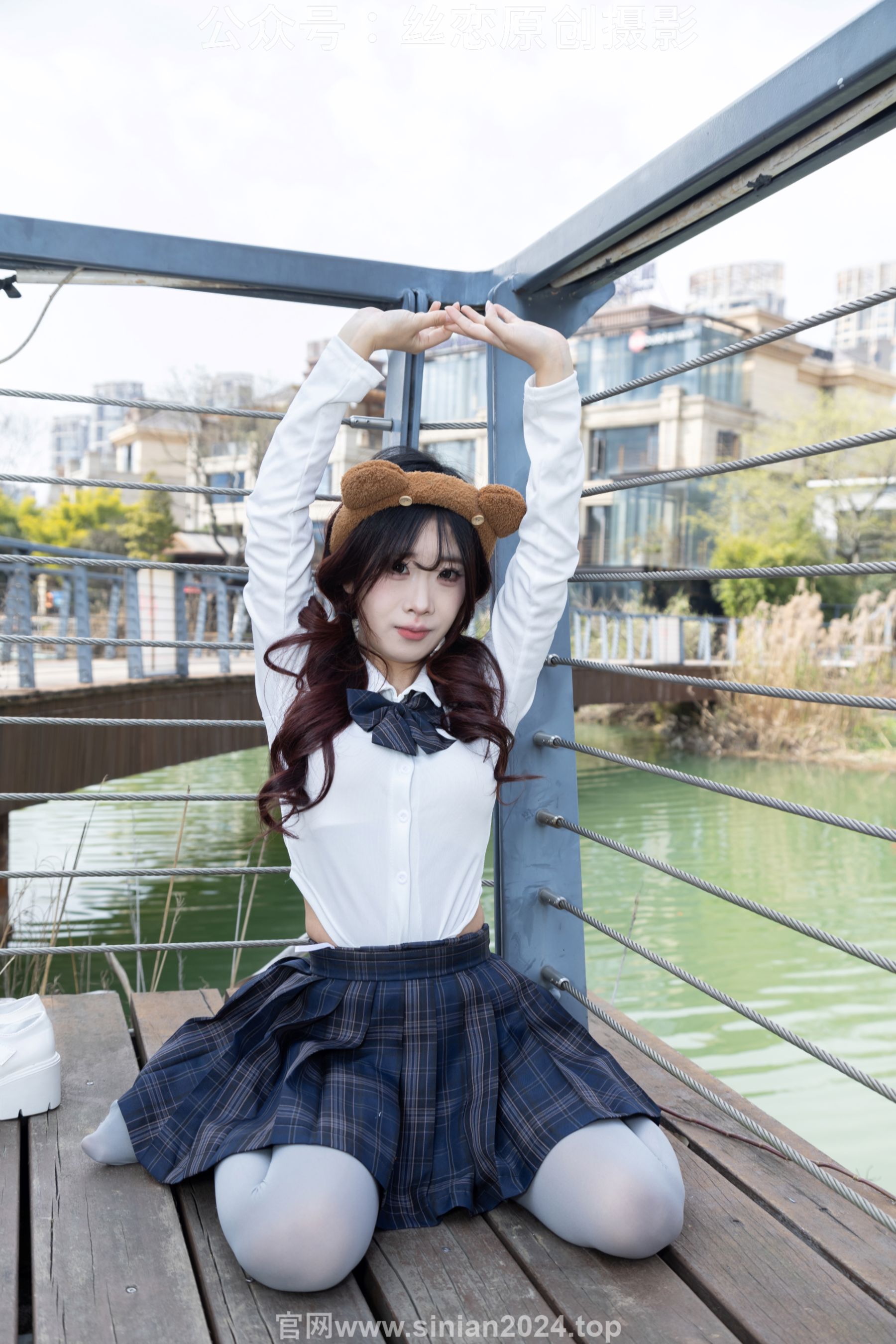 丝恋摄影 No.009 小梦 - 白色衬衫 碎花短裙 灰色丝袜 白色玛丽珍/(283P)