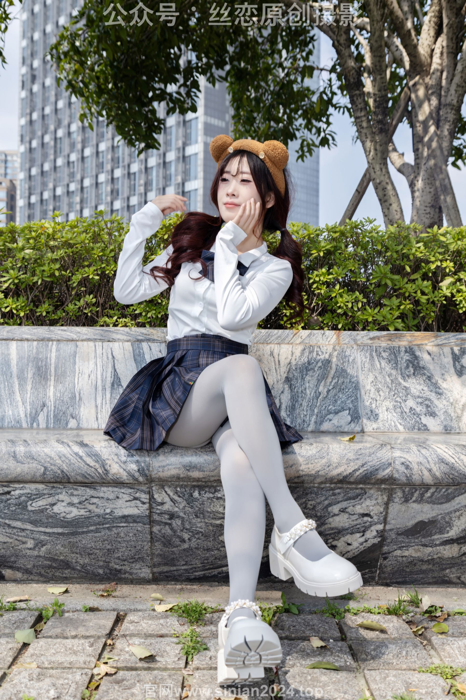 丝恋摄影 No.009 小梦 - 白色衬衫 碎花短裙 灰色丝袜 白色玛丽珍/(283P)