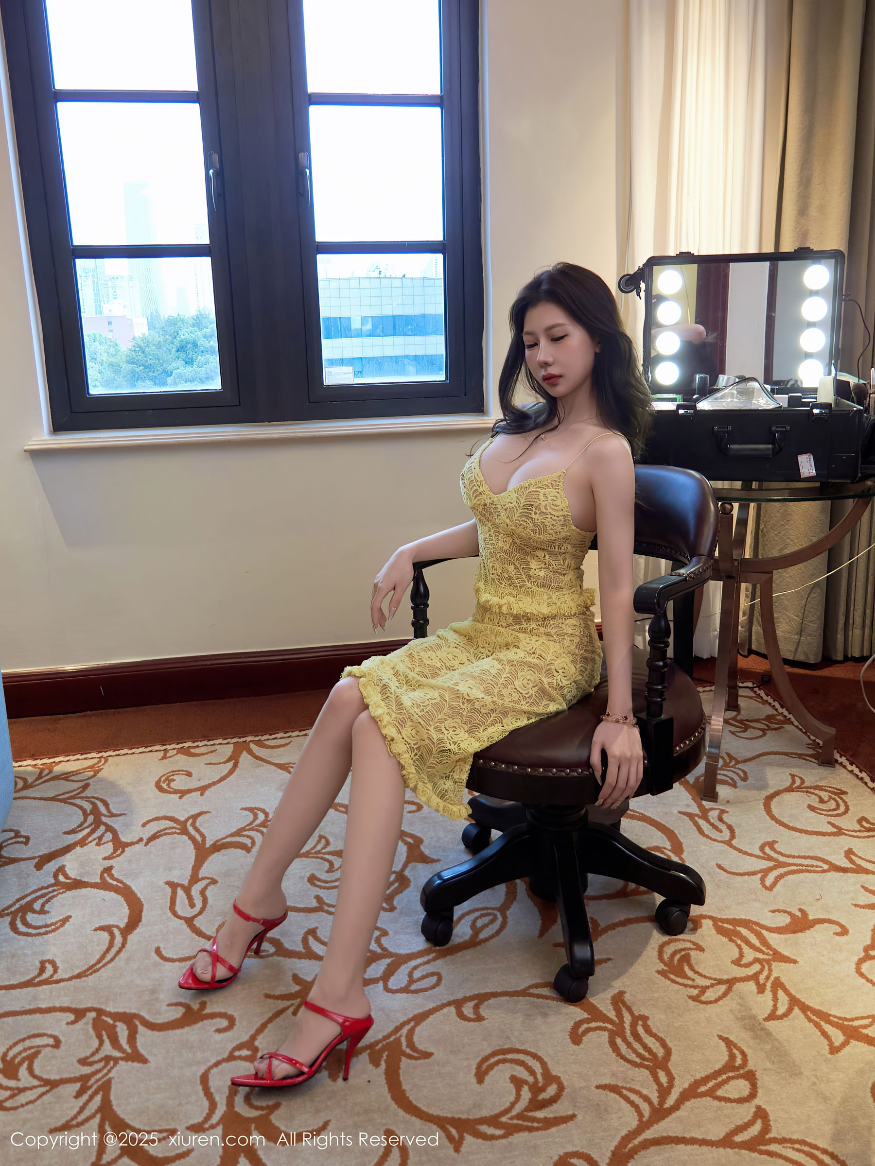 [秀人XiuRen] 2025.10.16 No.10879 尹甜甜sunny/(82P)