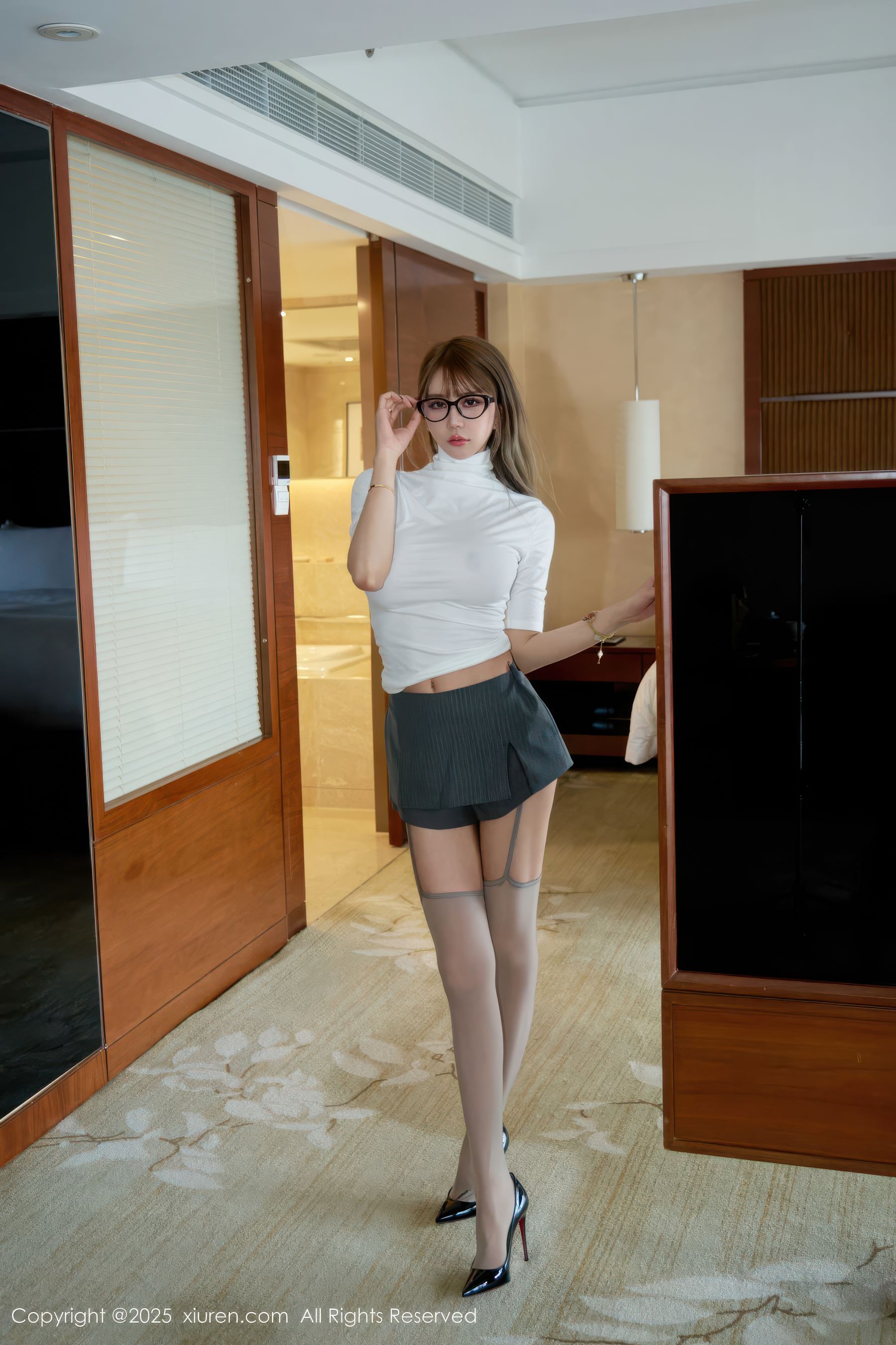 [秀人XiuRen] 2025.11.04 No.10946 Zoe柚柚/(73P)