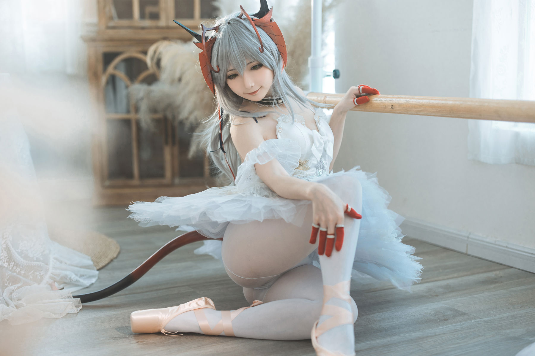 是三不是世w - 明日方舟 W 芭蕾/(27P)