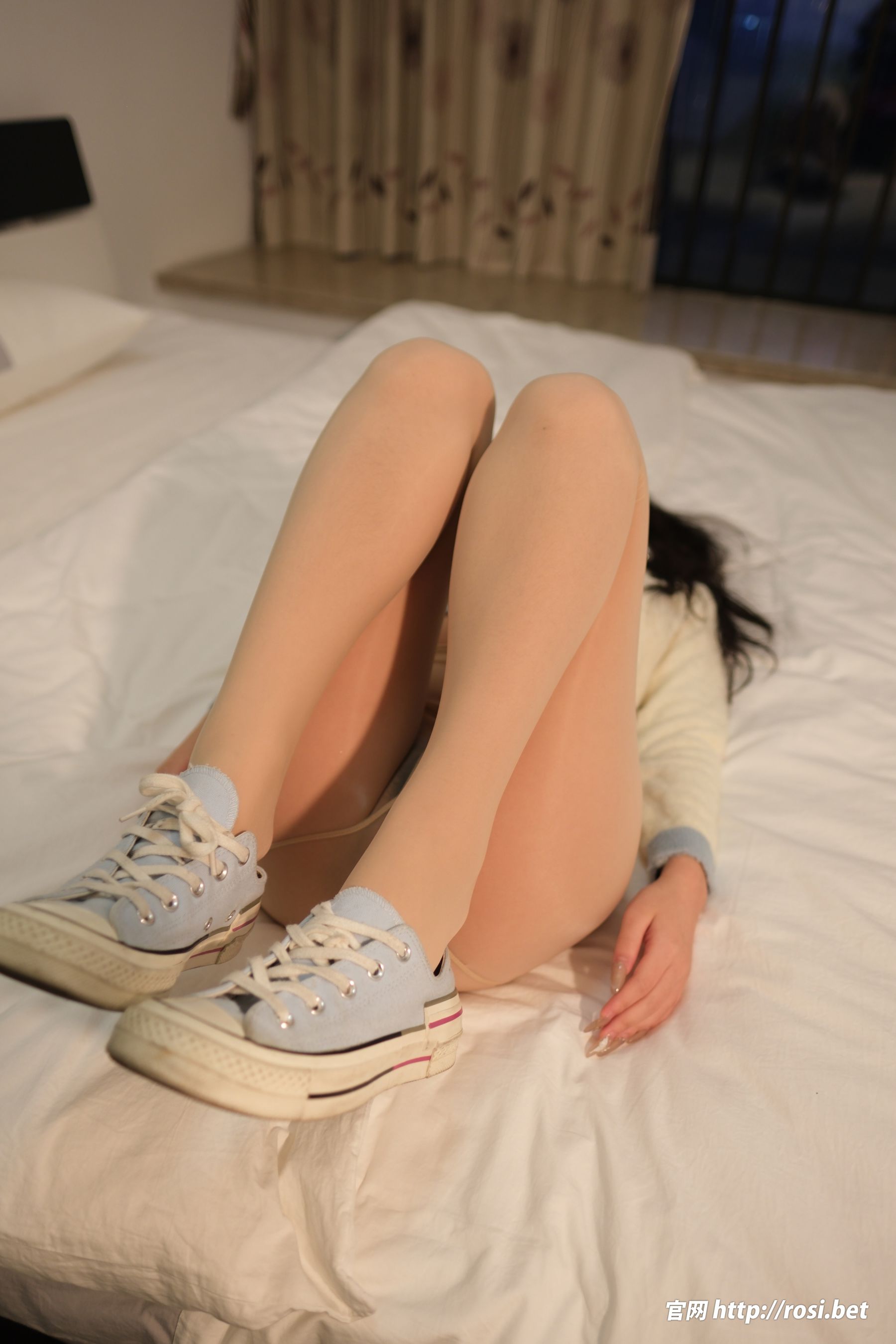 [ROSI写真] 2025.12.19 NO.5128/(68P)