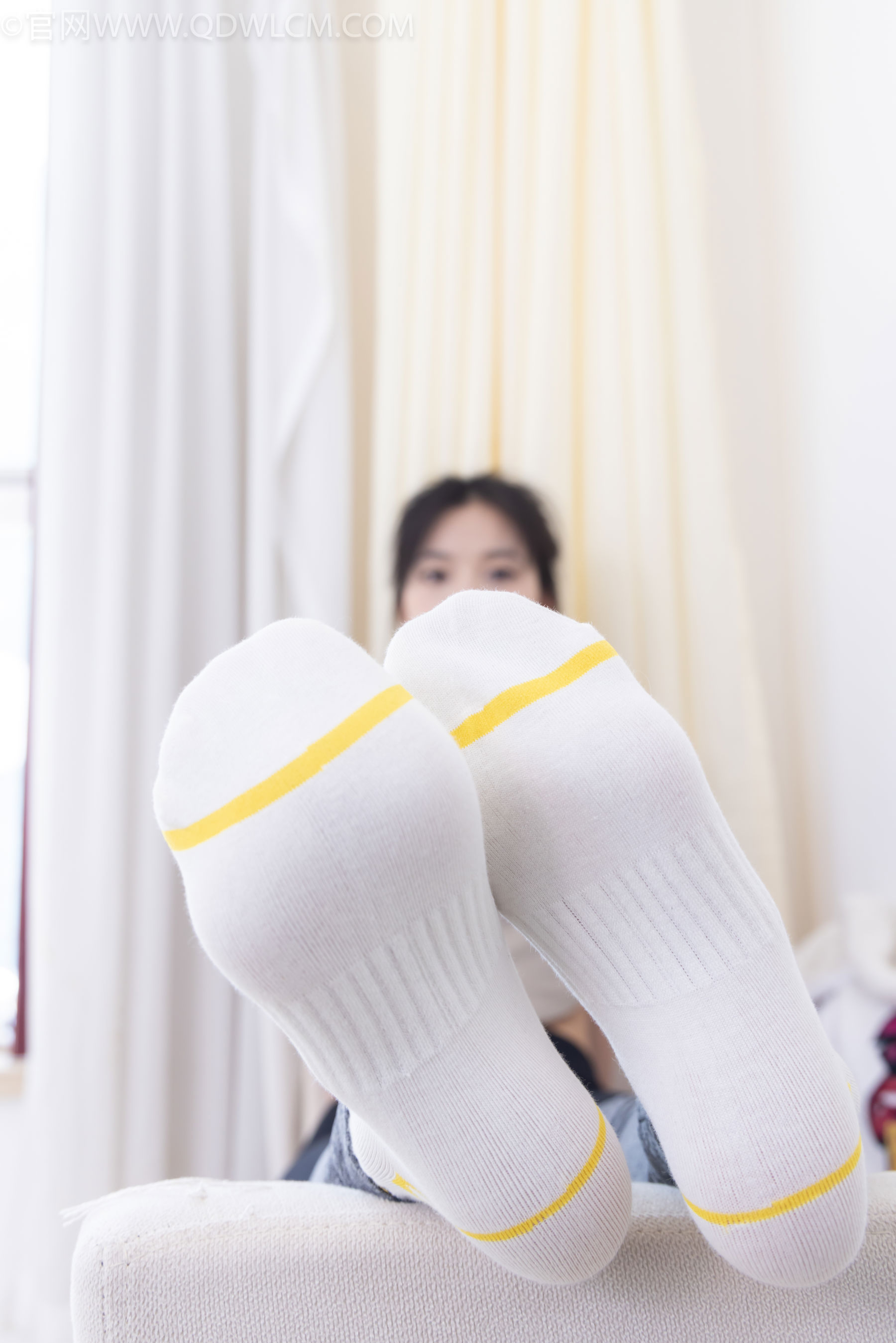 物恋传媒 No.2490 茯苓 - 长靴、白棉袜、裸足/(180P)