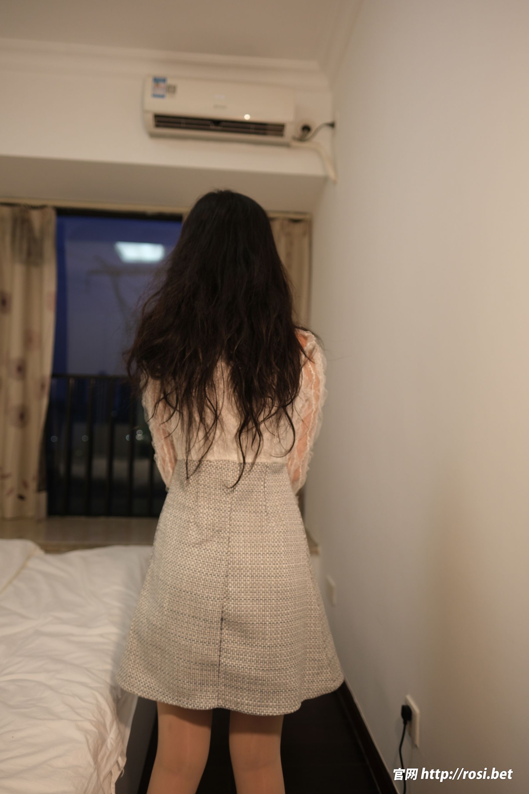 [ROSI写真] 2025.12.23 NO.5132/(66P)