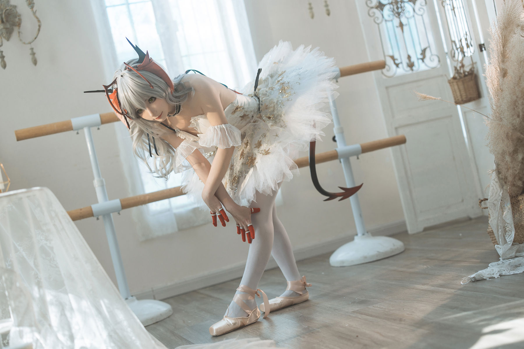 是三不是世w - 明日方舟 W 芭蕾/(27P)