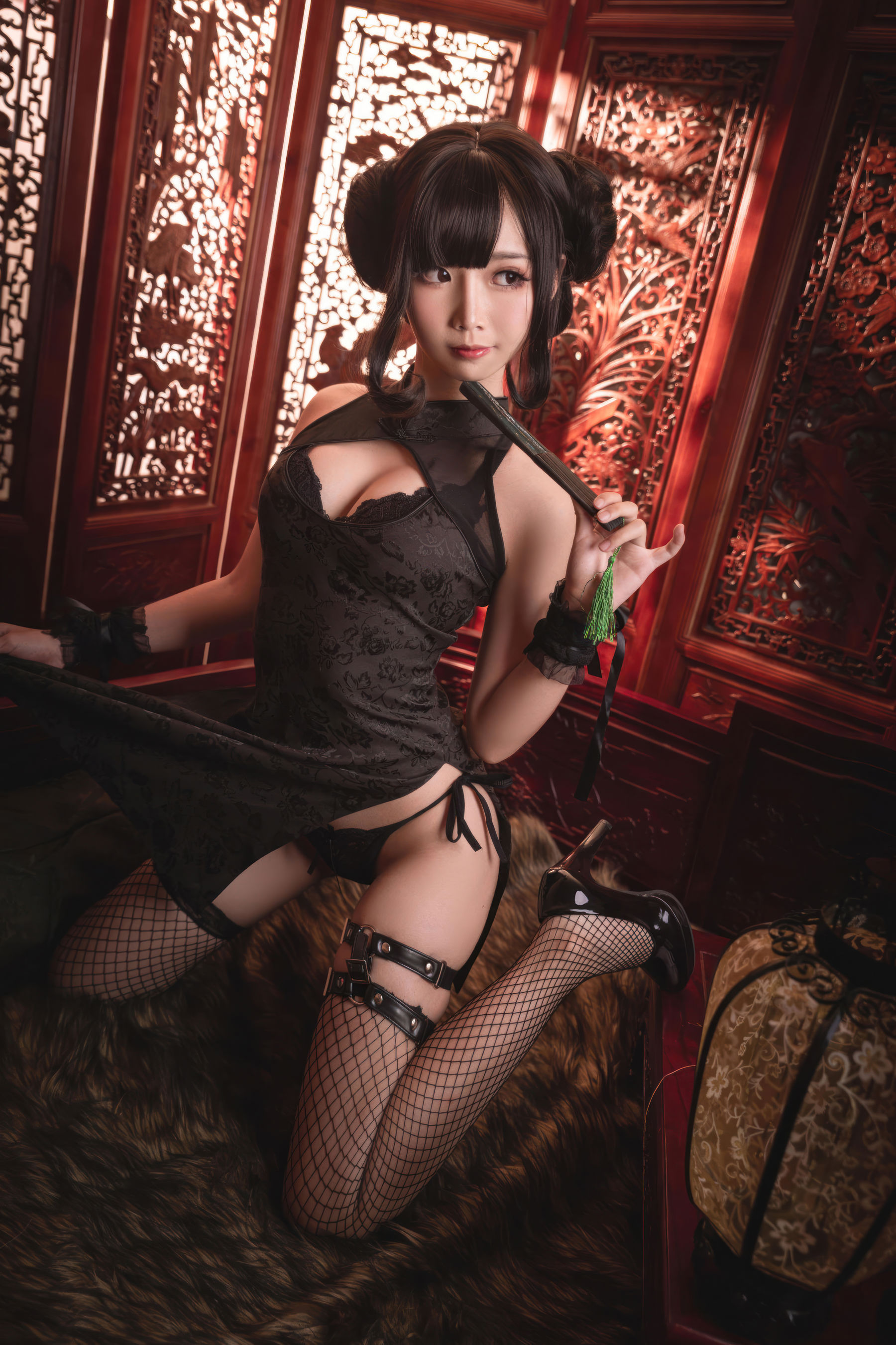 可爱人气Coser 面饼仙儿 - 魔女旗袍/(33P)