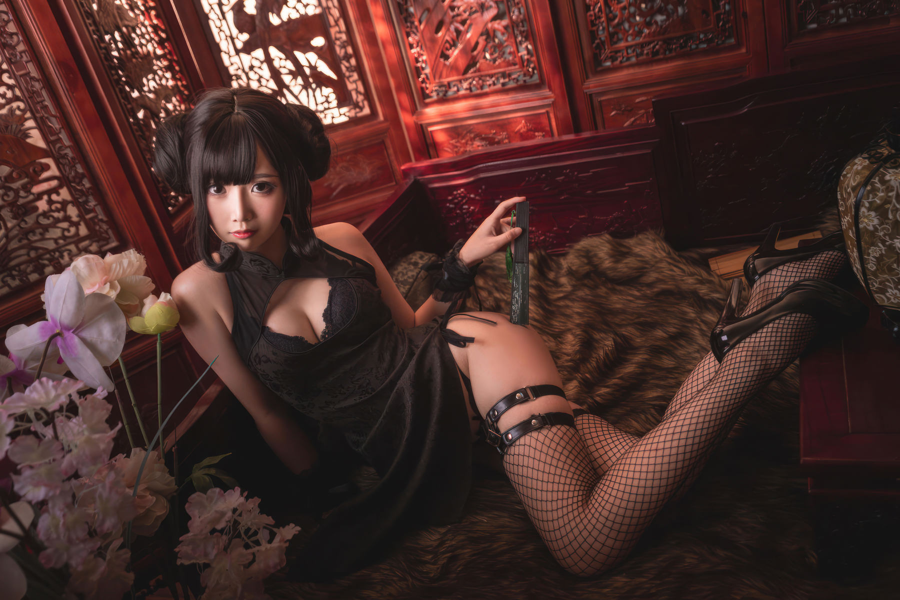 可爱人气Coser 面饼仙儿 - 魔女旗袍/(33P)