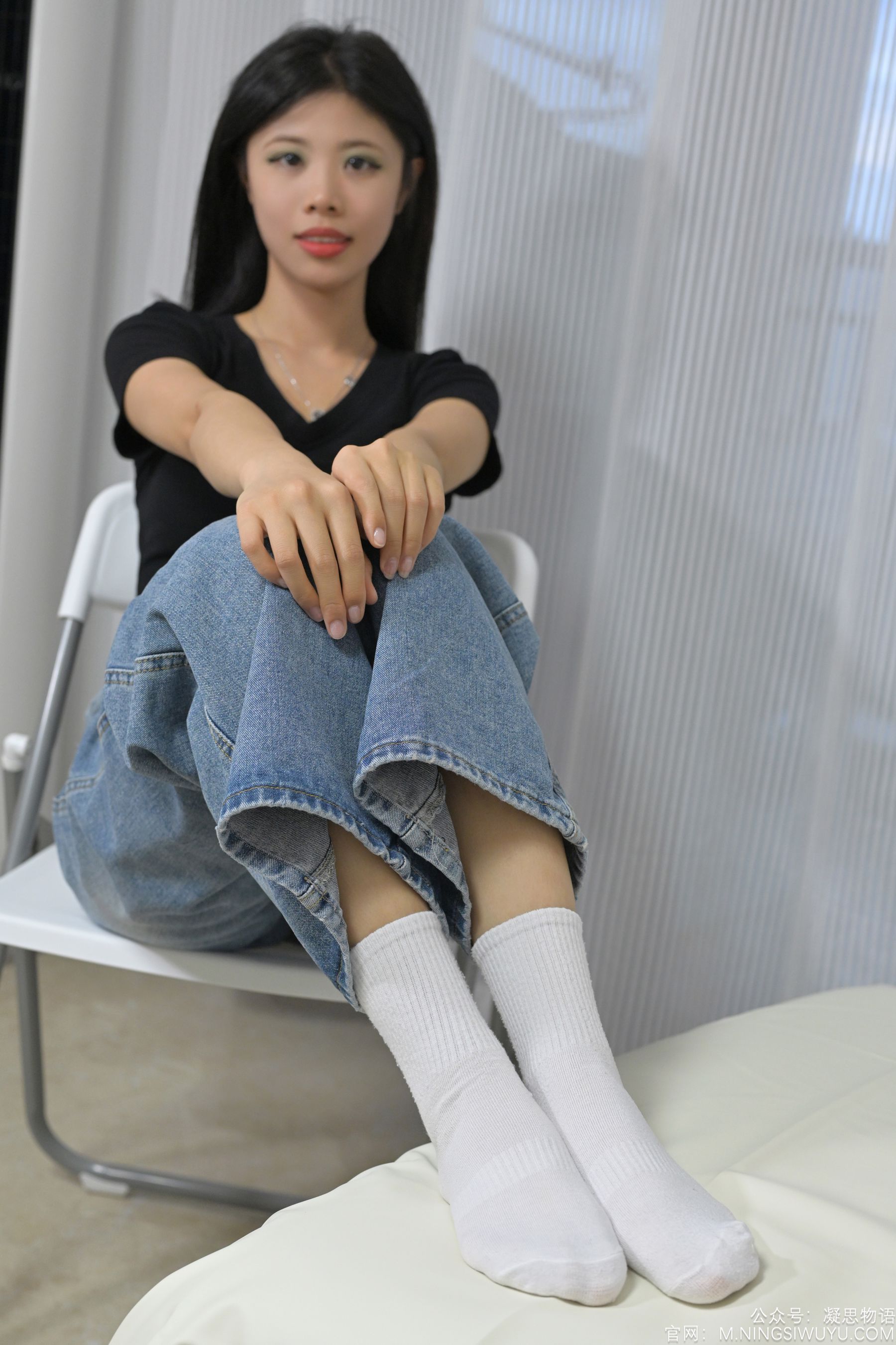 凝思摄影 No.002 木木 - T恤、短白袜、平底鞋/(140P)