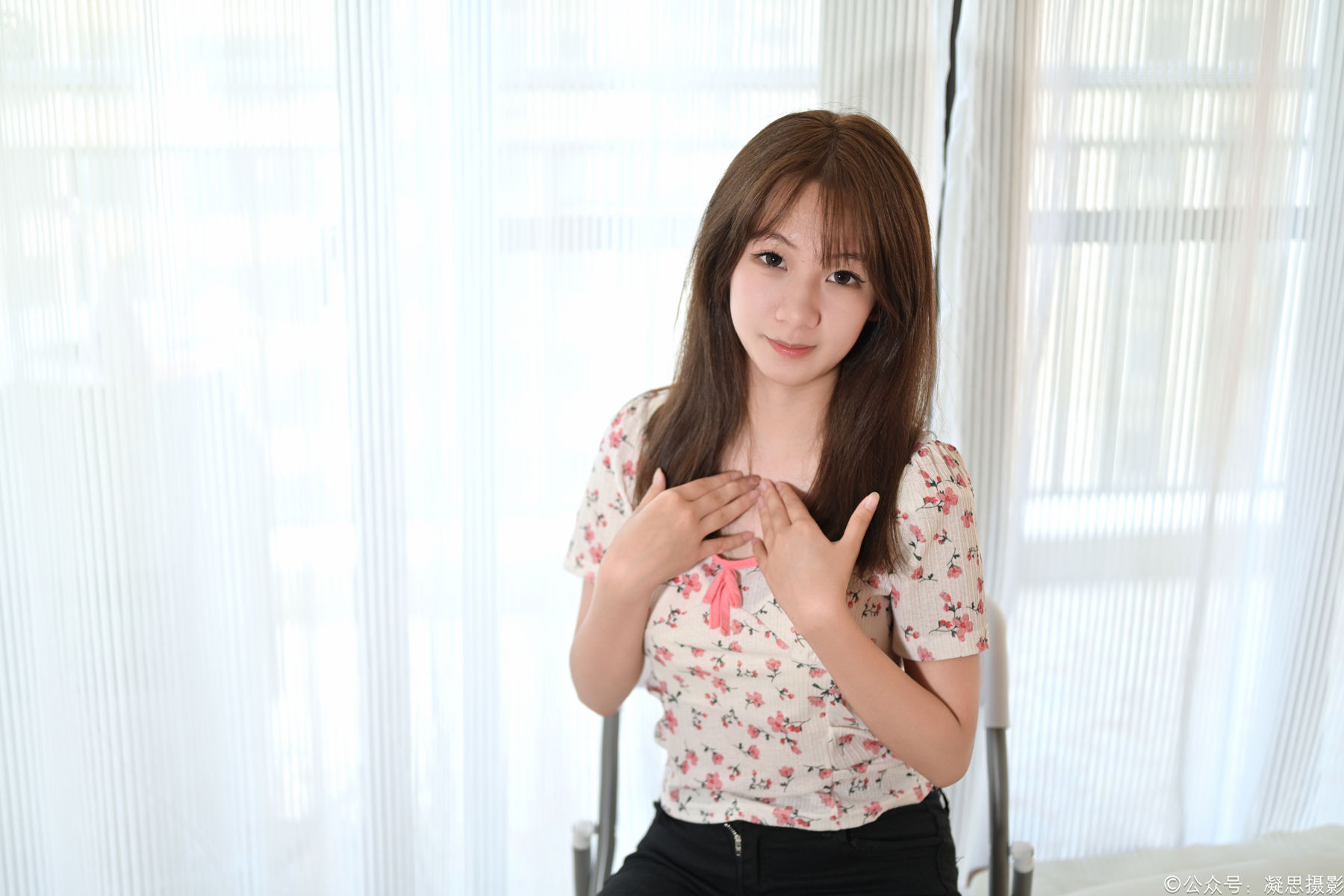 凝思摄影 No.013 铃铃 - T恤、短白袜、平底鞋/(139P)