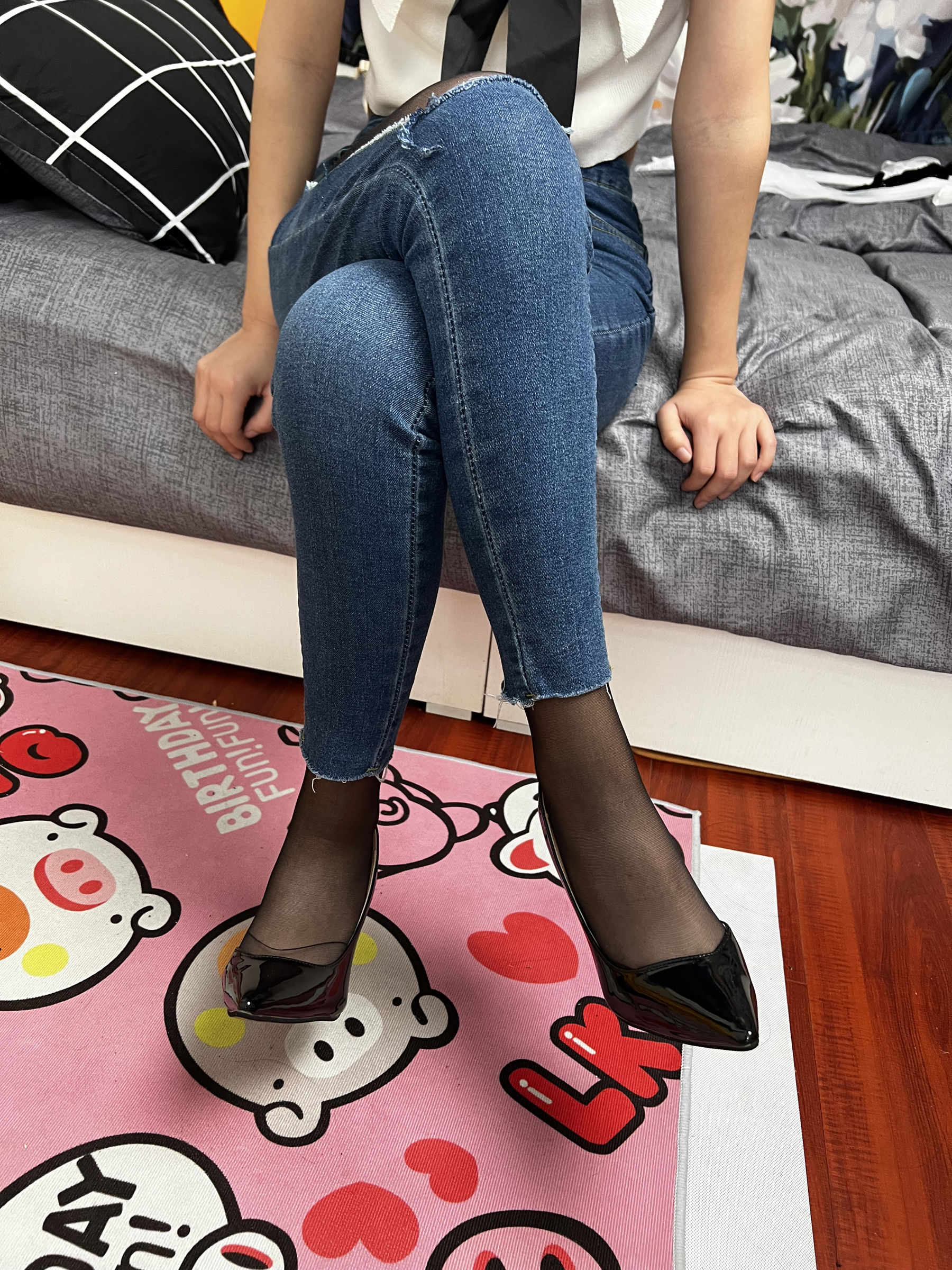 三禾摄影 No.024 牛仔裤里丝 帆布鞋 高跟/(201P)