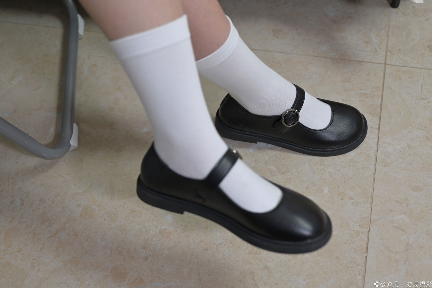 凝思摄影 No.008 铃铃 - 短裙、短白袜、小皮鞋/(158P)