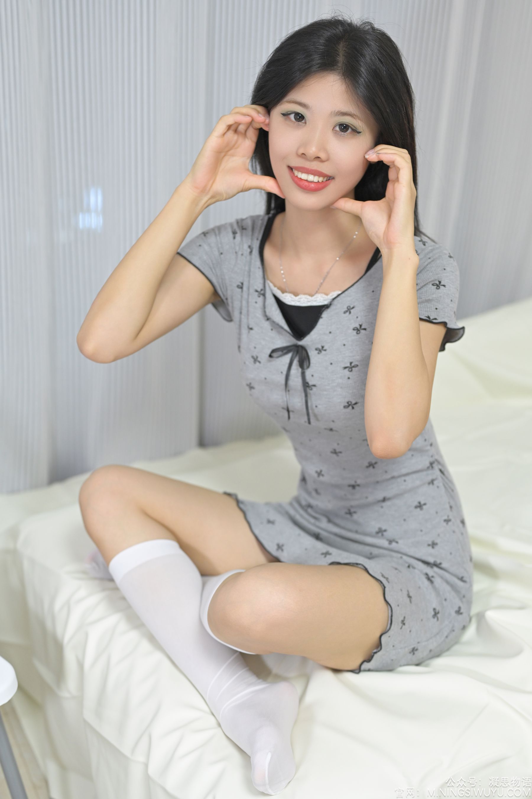 凝思摄影 No.006 木木 - 连衣裙、小腿袜、小皮鞋/(131P)