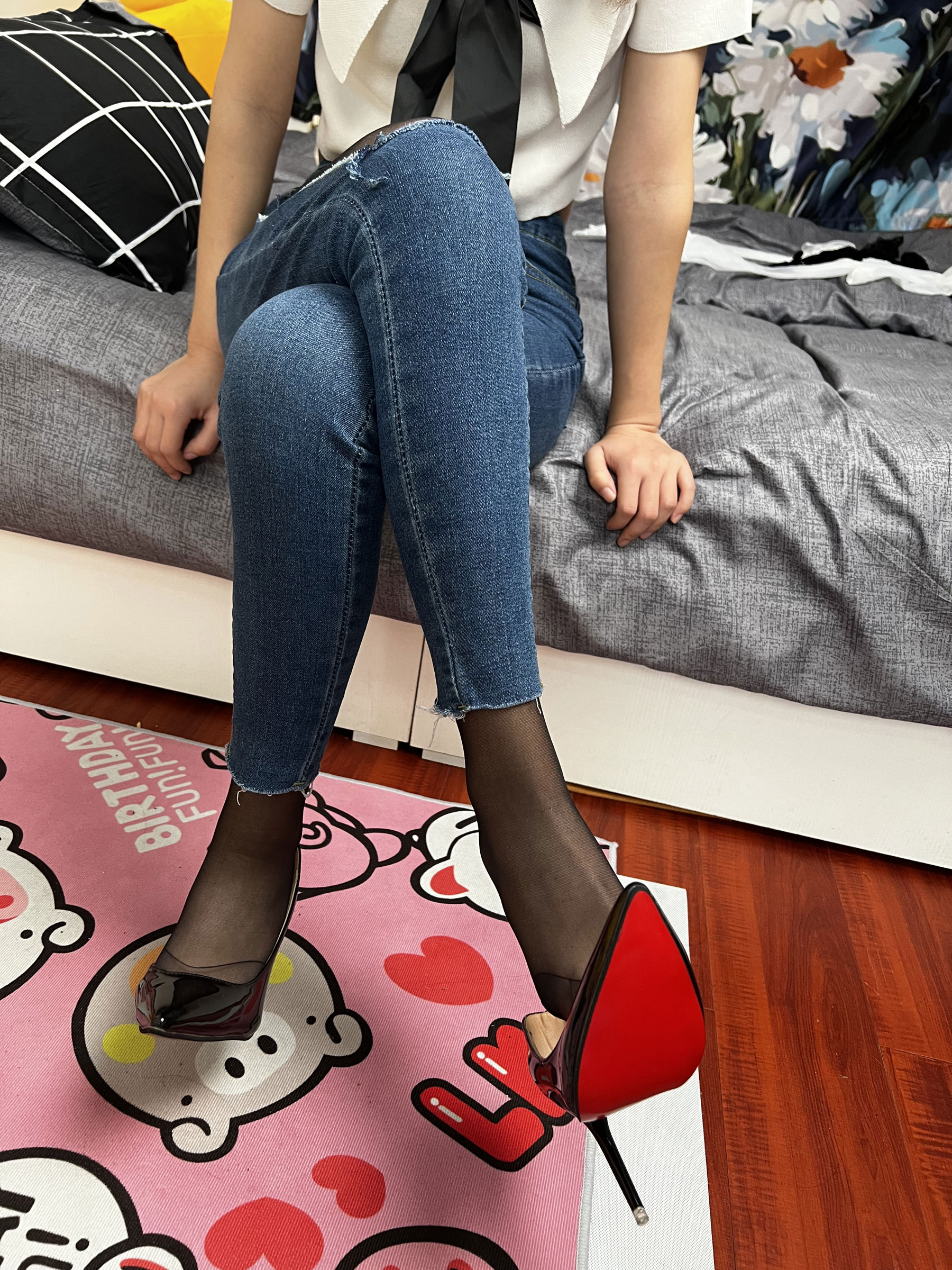 三禾摄影 No.024 牛仔裤里丝 帆布鞋 高跟/(201P)