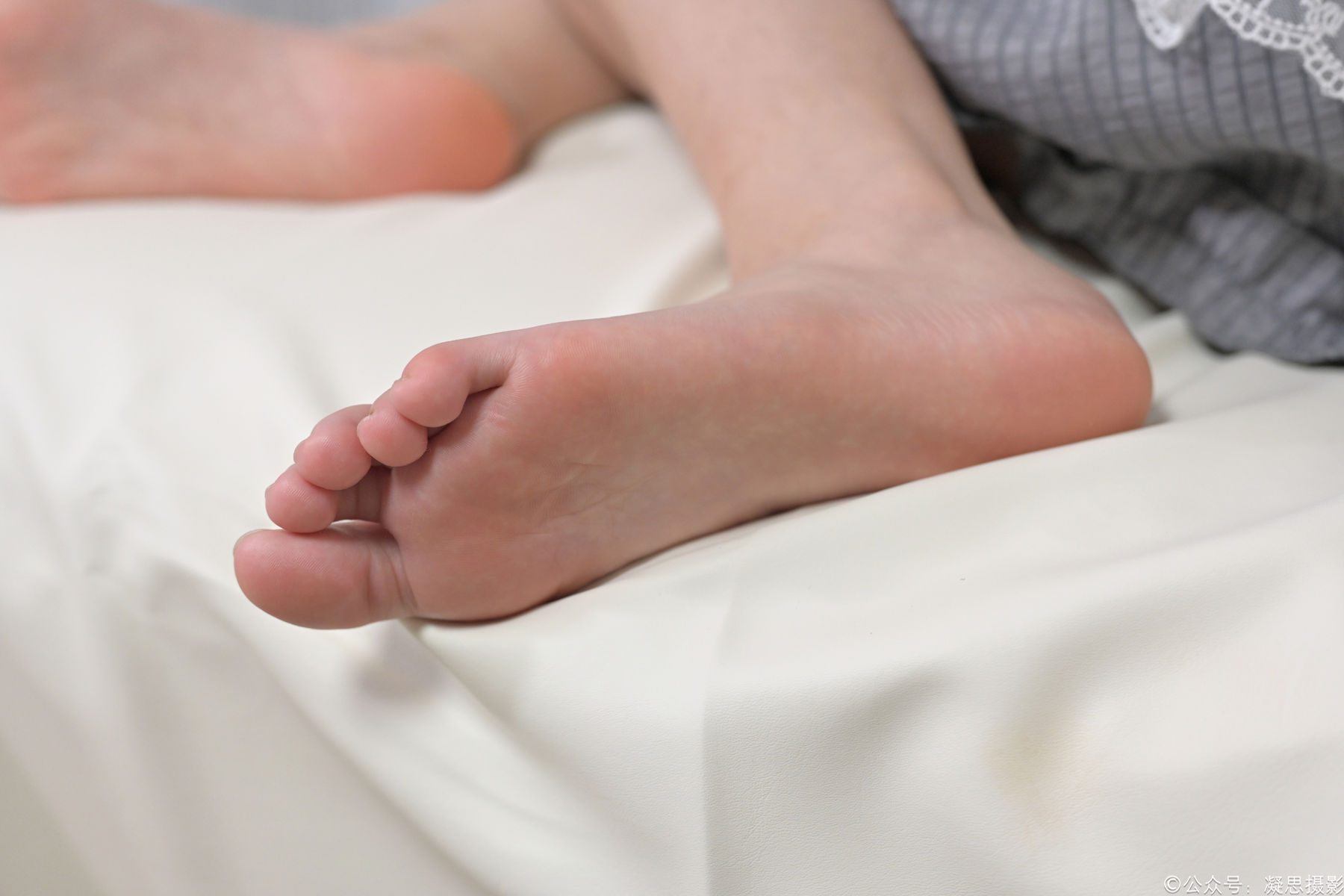 凝思摄影 No.008 铃铃 - 短裙、短白袜、小皮鞋/(158P)