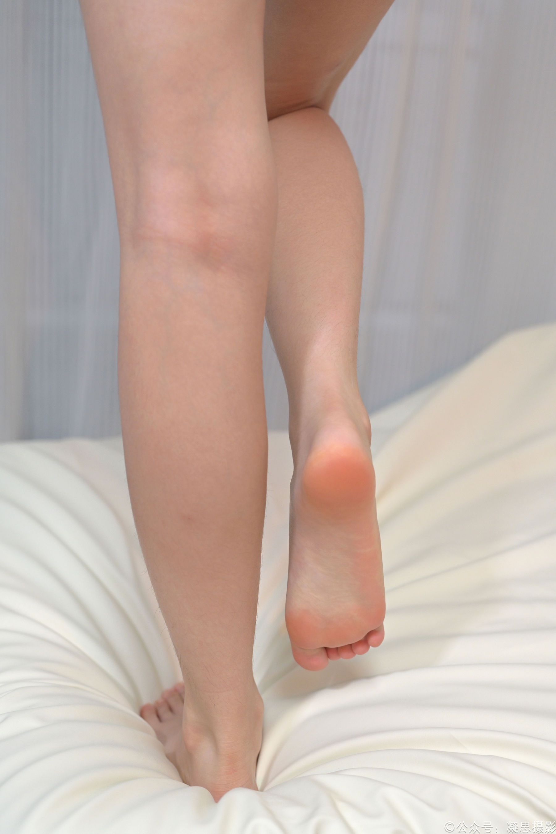 凝思摄影 No.004 铃铃 - T恤、短白袜、小皮鞋/(143P)