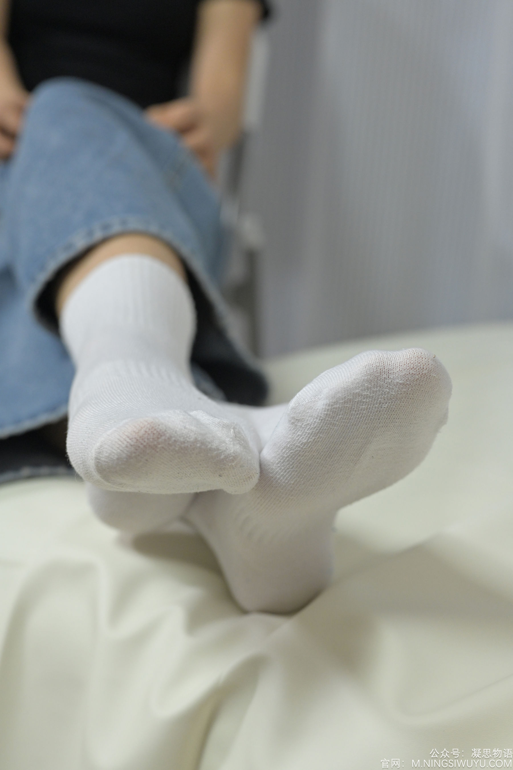 凝思摄影 No.002 木木 - T恤、短白袜、平底鞋/(140P)